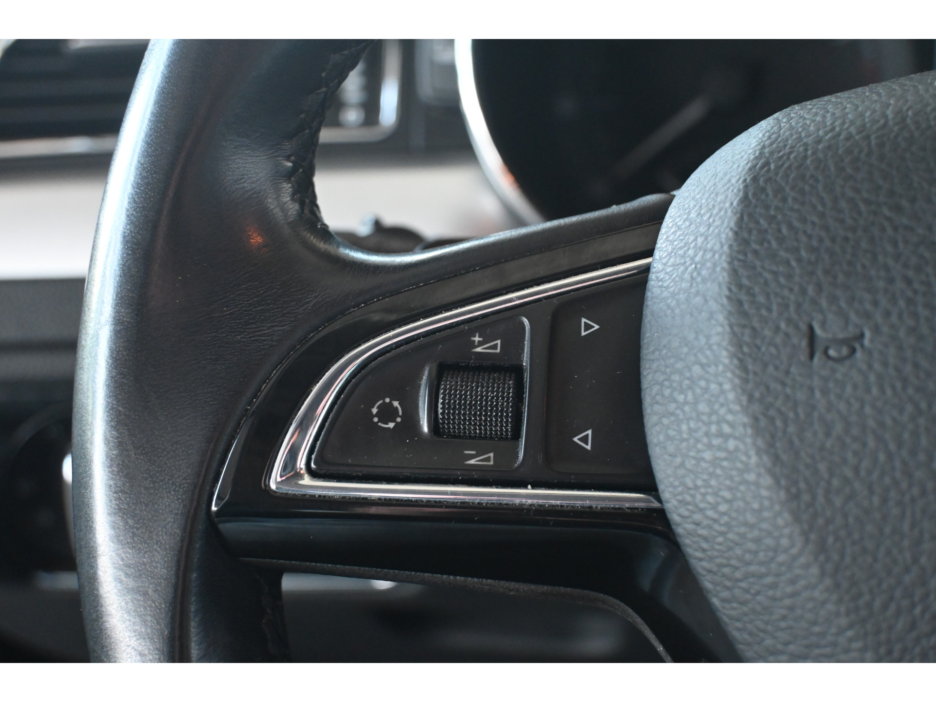 ŠKODA Superb Combi 1.8 TSI Ambition Automaat Clima Navigatie Cruise Control Trekhaak Inruil Mogelijk!