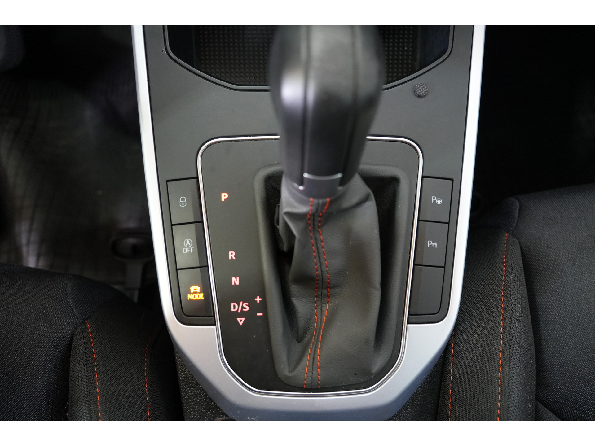 SEAT Arona 1.5 TSI EVO FR Business Intense | 150 pk | Camera | Stl. verw. | Adaptive Cruise |