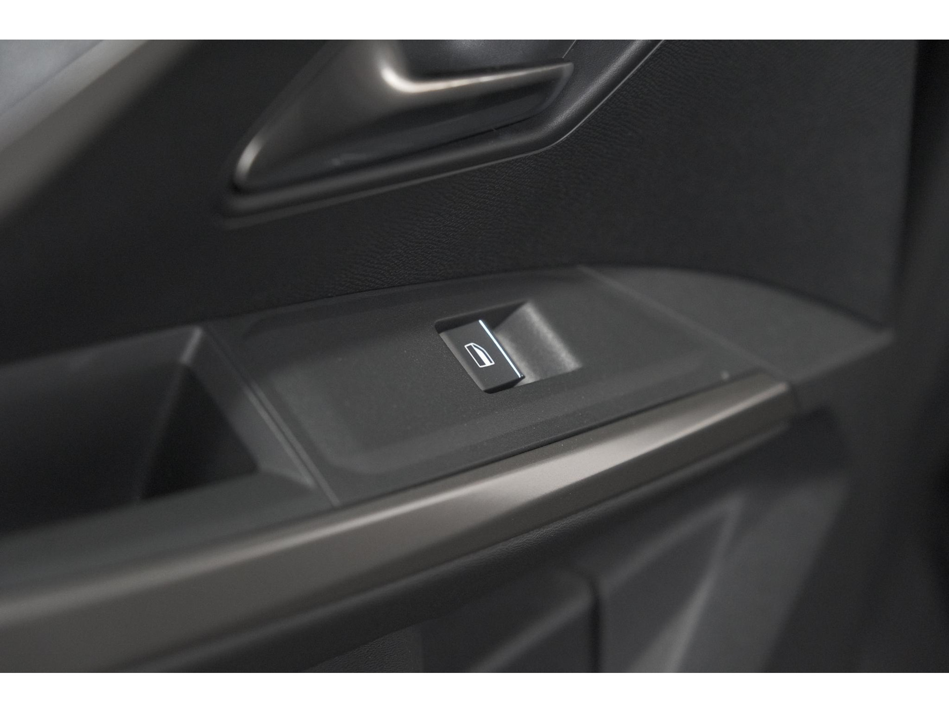 Peugeot 3008 1.2 Hybrid 136 GT | 360 Camera | Adaptieve Cruise Control | Stoelen Pakket | Elektrische Kofferklep