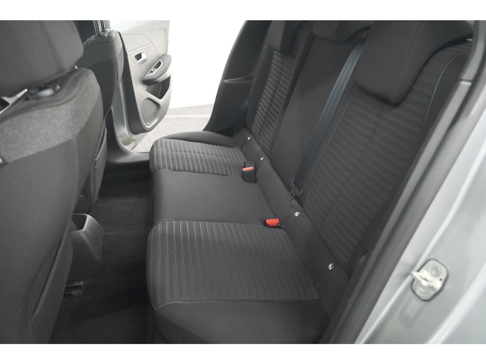 Peugeot 208 PureTech 100 Active | Parkeersensoren | Navigatie | Apple Carplay