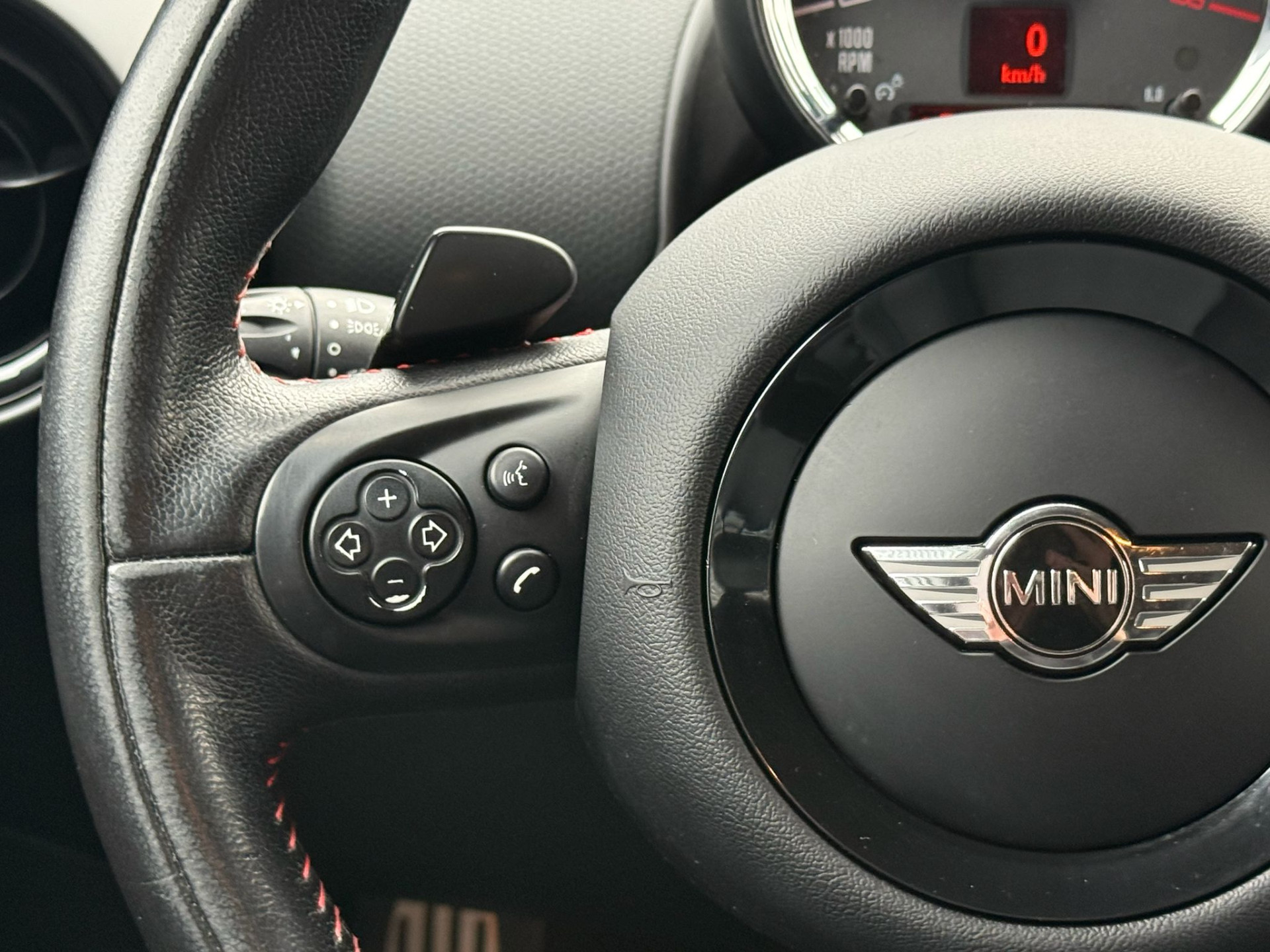 MINI Mini 1.6 John Cooper Works | 1E EIGENAAR | 3/6/12MND GARANTIE | AUTOMAAT | JOHN WORKS | XENON | CRUISE | NAVI |