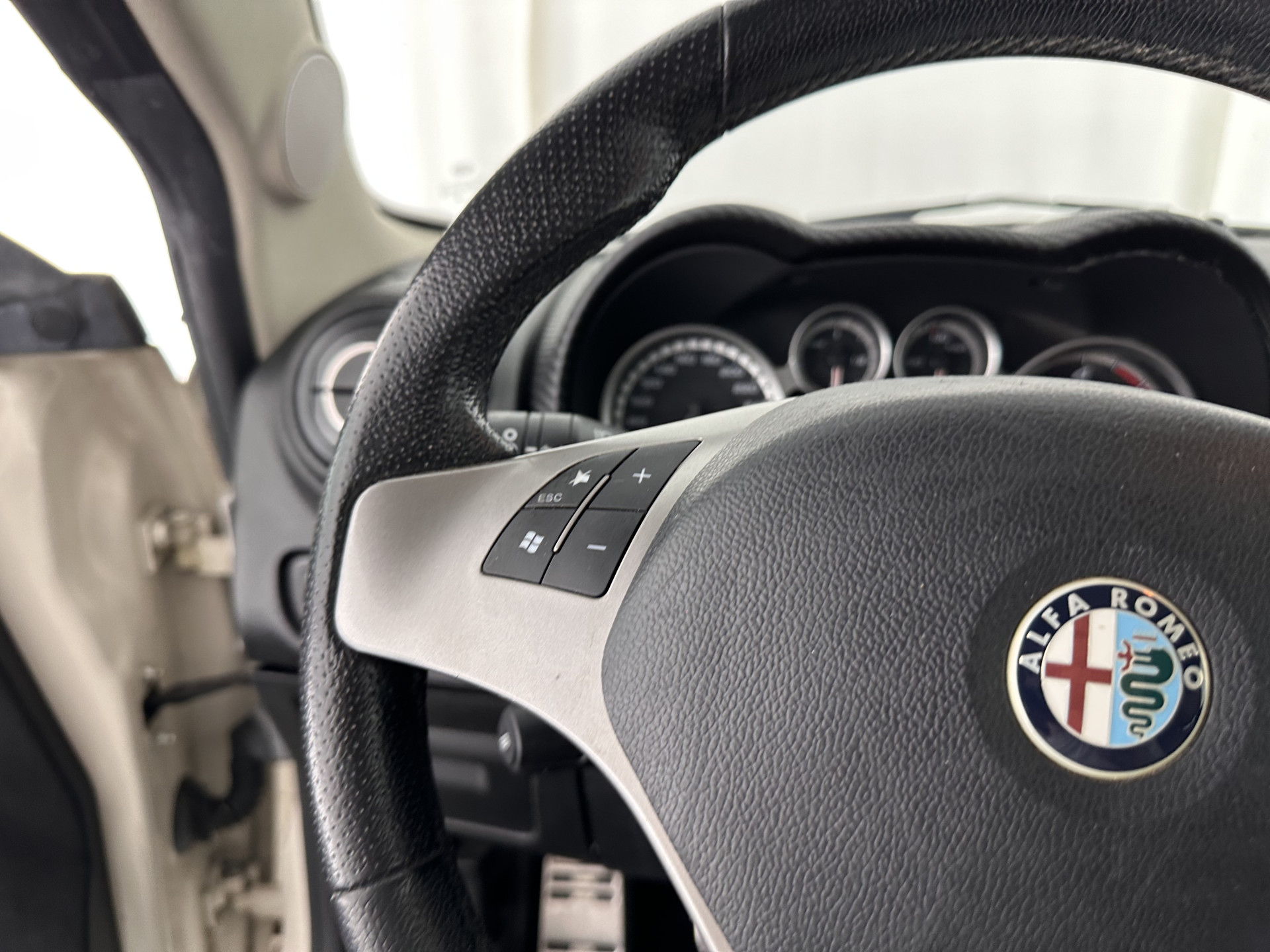 Alfa Romeo MiTo 1.3 JTDm ECO Limited Edition *LUXURY-LEATHER | NAVI-FULLMAP | SPORT-SEATS | ECC | PDC | CRUISE | CARBON-INLAY | 17''ALU*