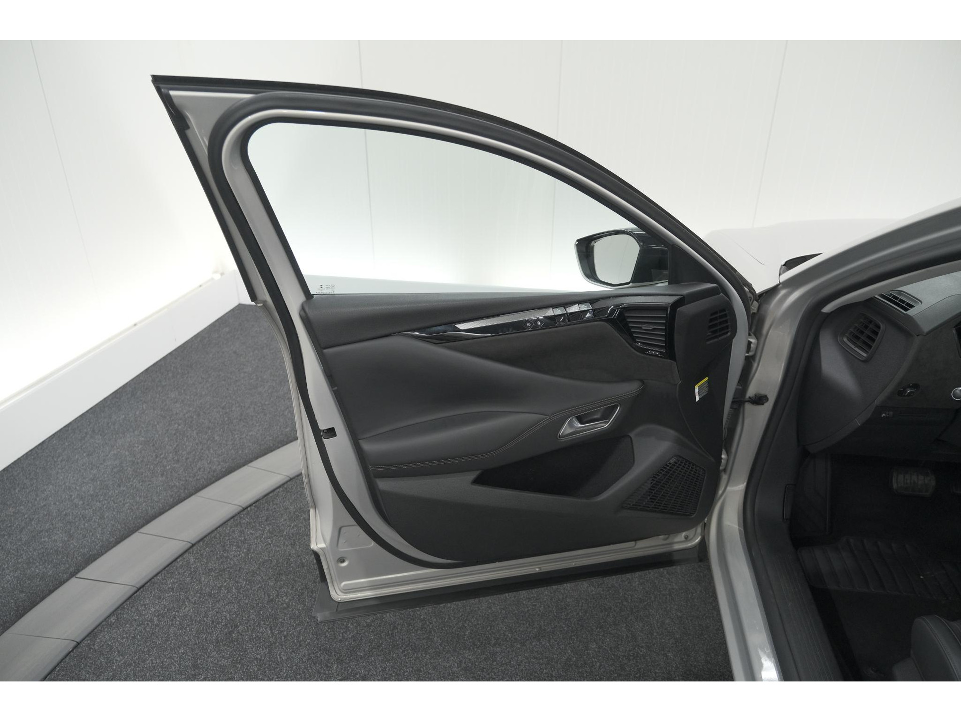 DS 4 PureTech 130 EAT8 Performance Line | Camera | Apple Carplay | Alcantara® bekleding | Parkeersensensoren