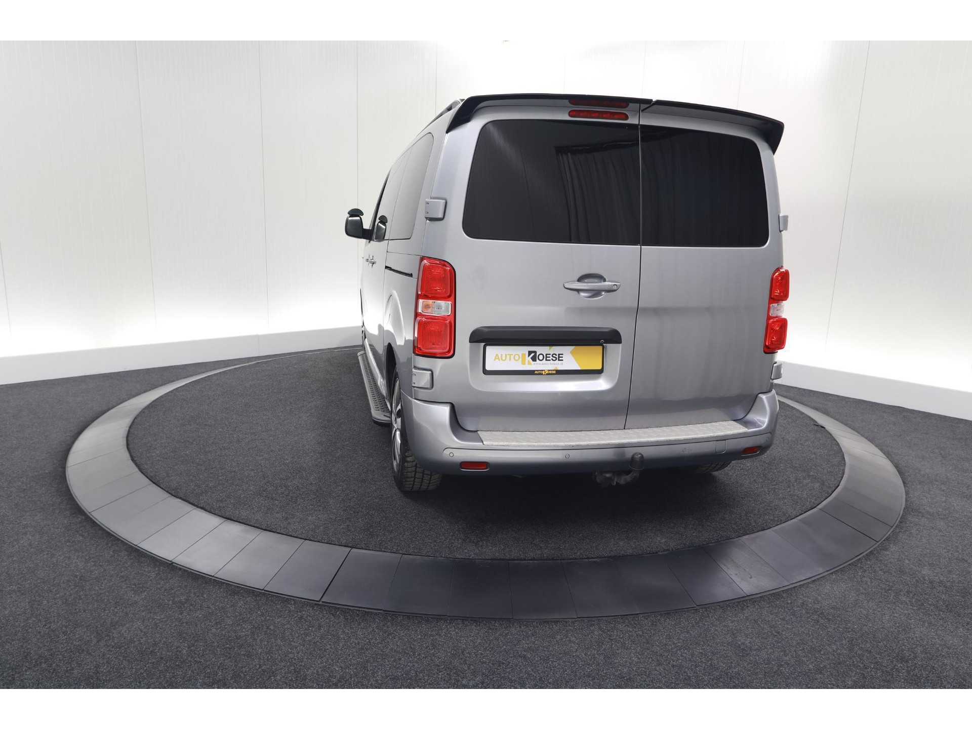 Peugeot Expert 2.0 BlueHDI 180 Automaat Standard Premium | Standkachel | Trekhaak | Head-Up Display | Camera | Apple Carplay | Laadruimte Betimmering
