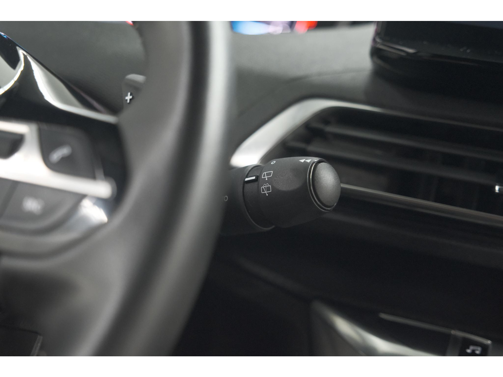 Peugeot 5008 PureTech 130 EAT8 Active Pack Business | 7 Zitplaatsen | Camera | Navigatie | Apple Carplay | Parkeersensoren