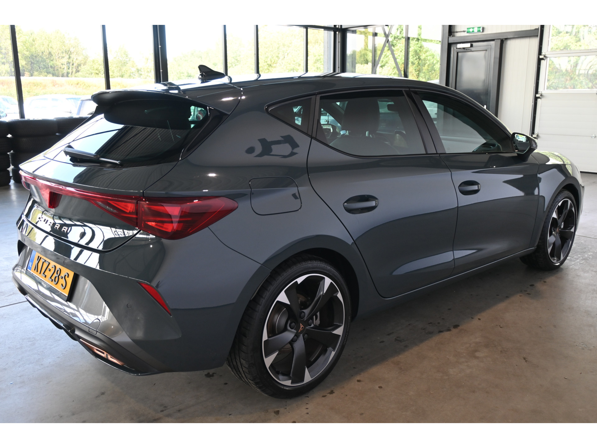 CUPRA Leon 1.5 TSI e-Hybrid Business PHEV EDGE Clima Adaptieve Cruise Matrix CarPlay Navigatie Lane Assist Stuurverwarming 100% Onderhouden! Inruil Mogelijk!