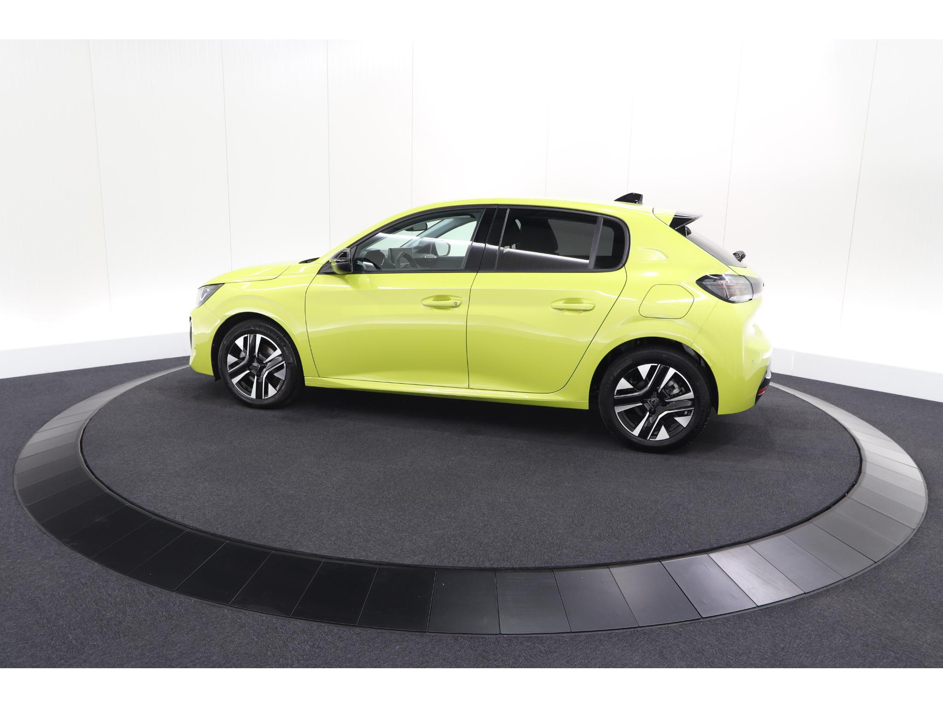 Peugeot 208 PureTech 100 Allure | Apple Carplay | Parkeersensoren | Climate Control