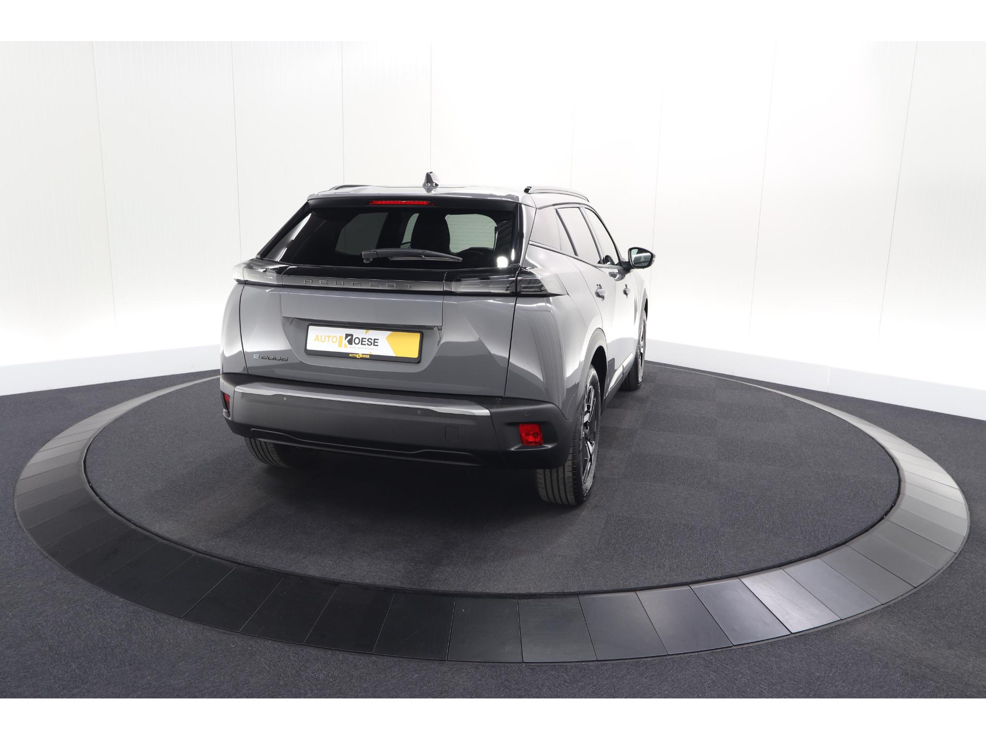Peugeot e-2008 EV Allure 54 kWh | 11 KW Lader | Warmtepomp | Apple Carplay | Parkeersensoren