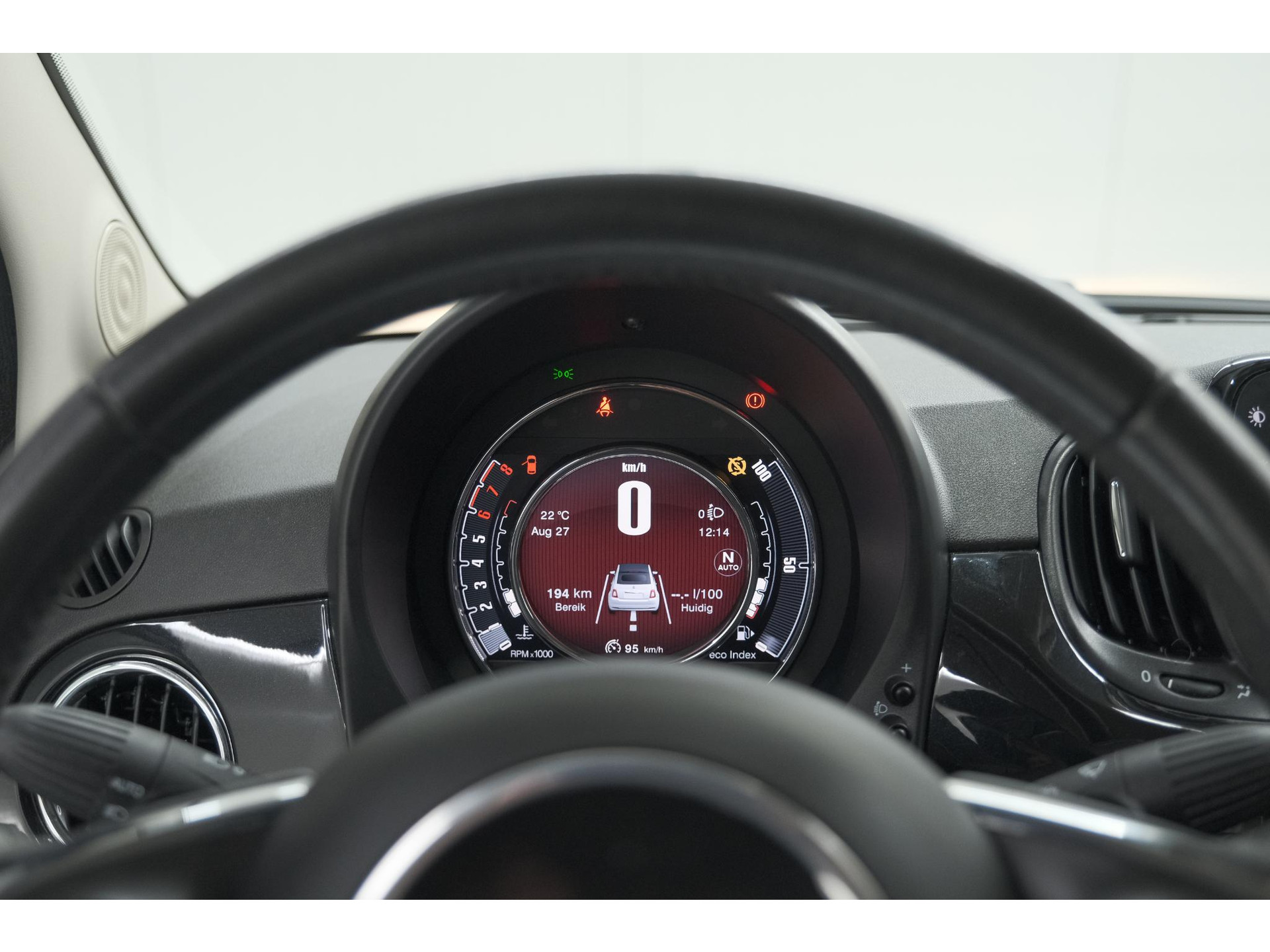Fiat 500 C TwinAir Turbo Lounge | Parkeersensoren | Climate control | Cruise control | Apple Carplay