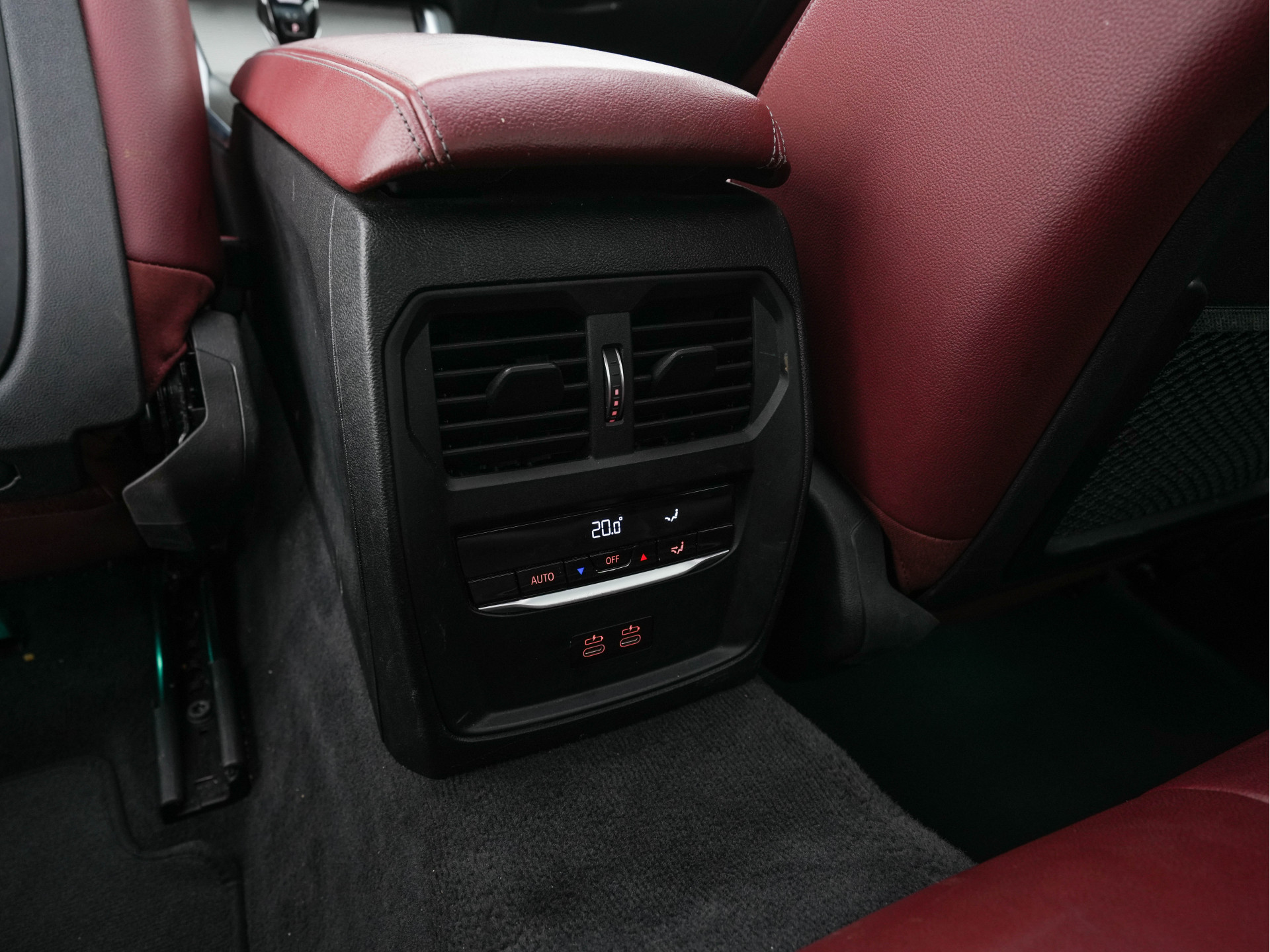 BMW 4-serie Coupé 420i ( new-modell ) M-Sport-Pack High Executive (INCL-BTW) Aut.*PANO | LASER-LED | LEATHER | DIGI-COCKPIT | CAMERA | HIFI-SOUND | HEATED-SPORTSEATS | NAVI-FULLMAP | AMBIENT-LIGHT | ECC | CARPLAY | PDC | CRUISE | 19''ALU *