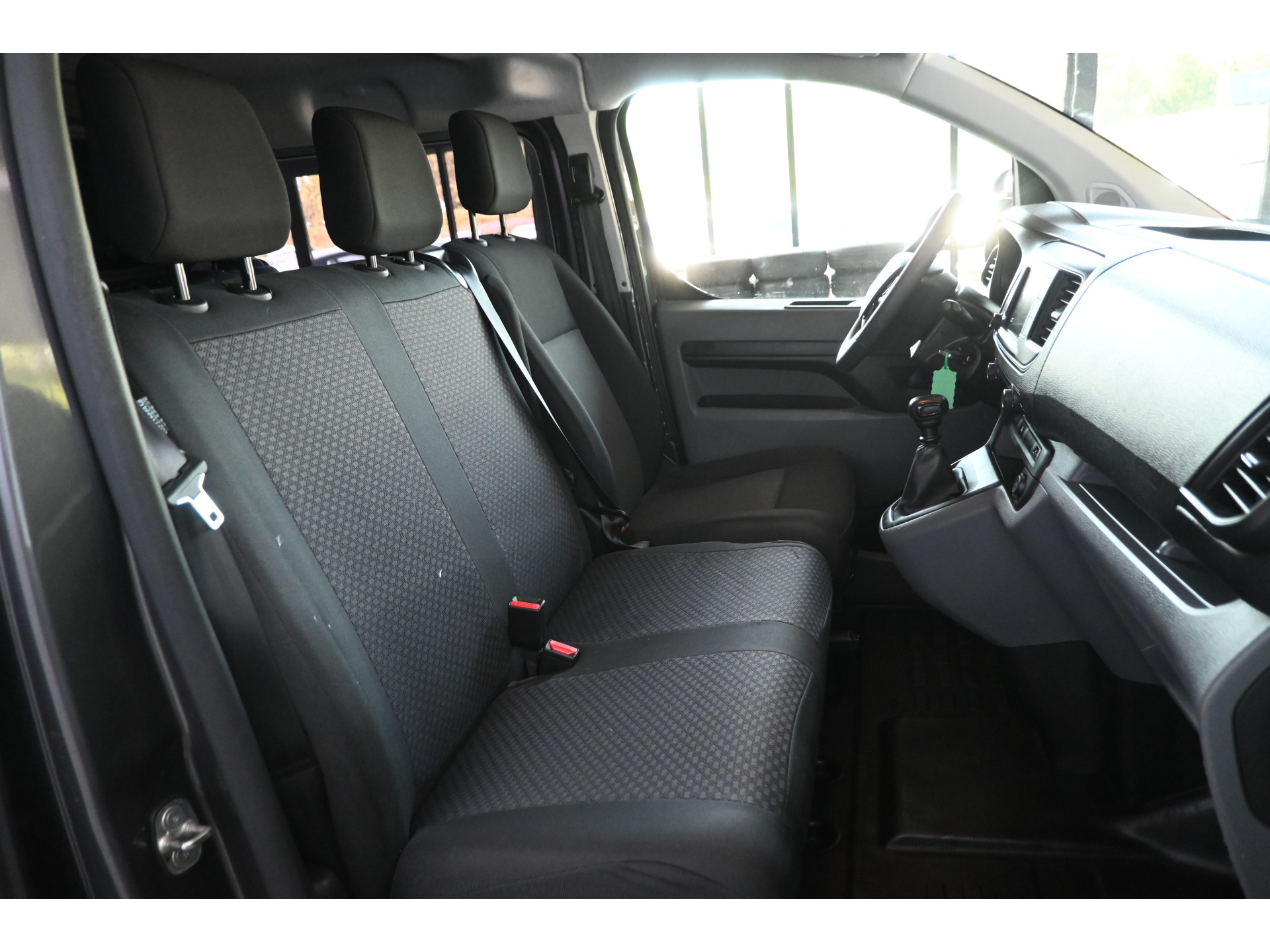 Opel Vivaro 1.5 CDTI L3H1 Edition 6 Persoons Airco Navigatie Trekhaak Cruise Control Rijklaarprijs! Inruil Mogelijk!