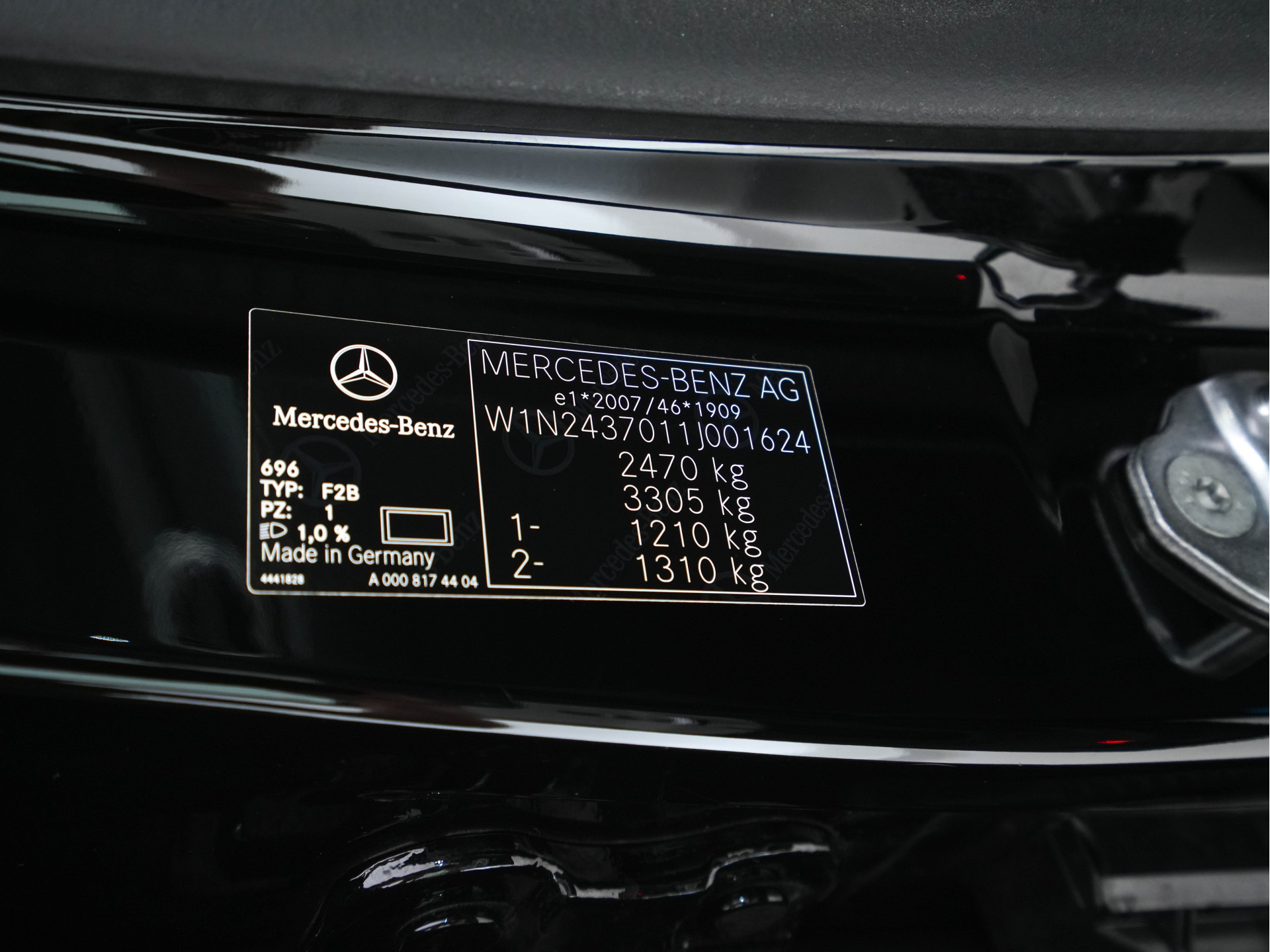 Mercedes-Benz EQA 250 Edition-1 Sport-Pack 67 kWh [ 3-Fase ] {SOH-95% } *PANO | HEAD-UP | DISTRONIC-PLUS | BURMESTER-AUDIO | WIDE-SCREEN-DIGI-COCKPIT | FULL-LED | FUFLL-LEATHER | MEMORY-PACK | TOP-VIEW | NAVI-FULLMAP | DAB+ | KEYLESS | HEATED-SPORTSEAT
