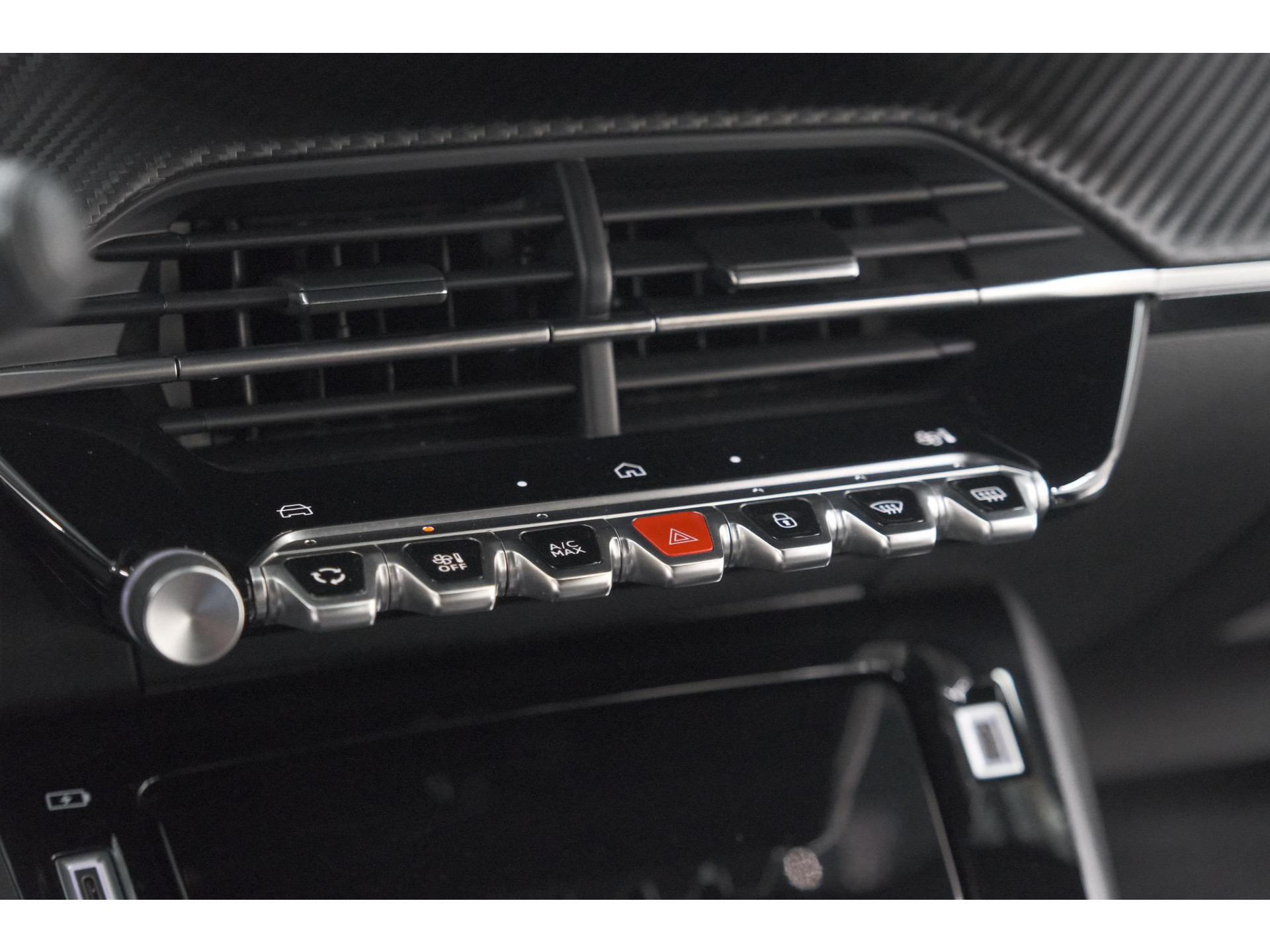 Peugeot 2008 PureTech 100 Allure | Allseason Banden | 360 Camera | Adaptieve Cruise Control | Dodehoekdetetie | Navigatie