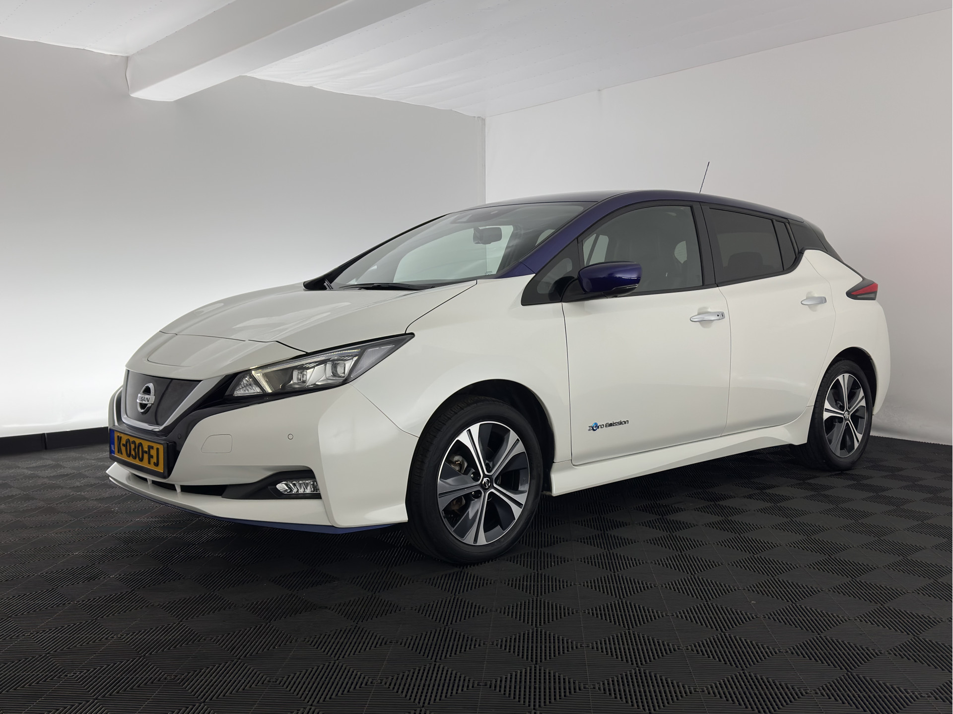 Nissan LEAF e+ Tekna 62 kWh {SOH-95%} (INCL-BTW) *Aut.*LEATHER-MICROFIBRE | FULL-LED | ADAPTIVE-CRUISE | BOSE-AUDIO | TOP-VIEW | DAB | KEYLESS | NAVI-FULLMAP | DAB | HEATED-COMFORTSEATS | BLIND-SPOT | PRIVACY-GLASS | 17''ALU*