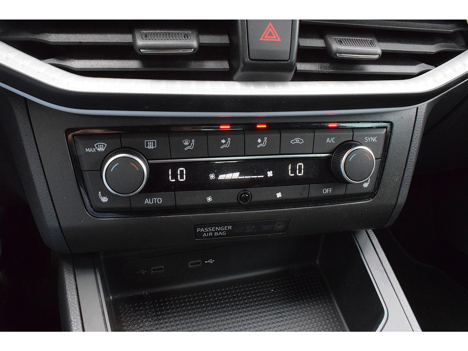SEAT Ibiza 1.0 EcoTSI Style Business Intense | LED | Stoelverwarming | Climate | CarPlay