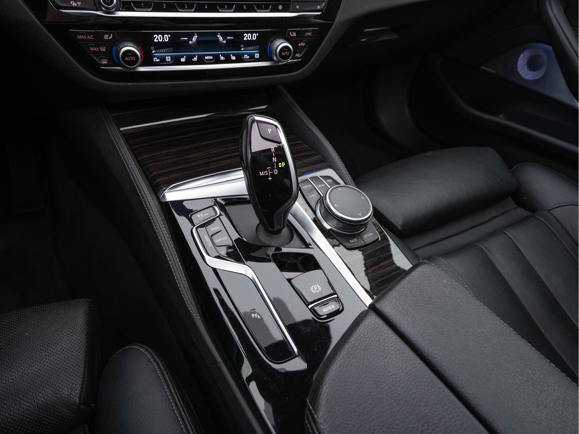 BMW 5-serie 540i xDrive High Executive Edition (INCL-BTW ) Aut.*PANO | LUXURY-LEATHER | LASER-LIGHT | BOWERS&WILKINS-AUDIO | MEMORY-PACK | HEATED/COOLED-COMFORTSEATS | DIGI-COCKPIT | NAVI-FULLMAP | SHIFT-PADDLES | CRUISE | 18''ALU*