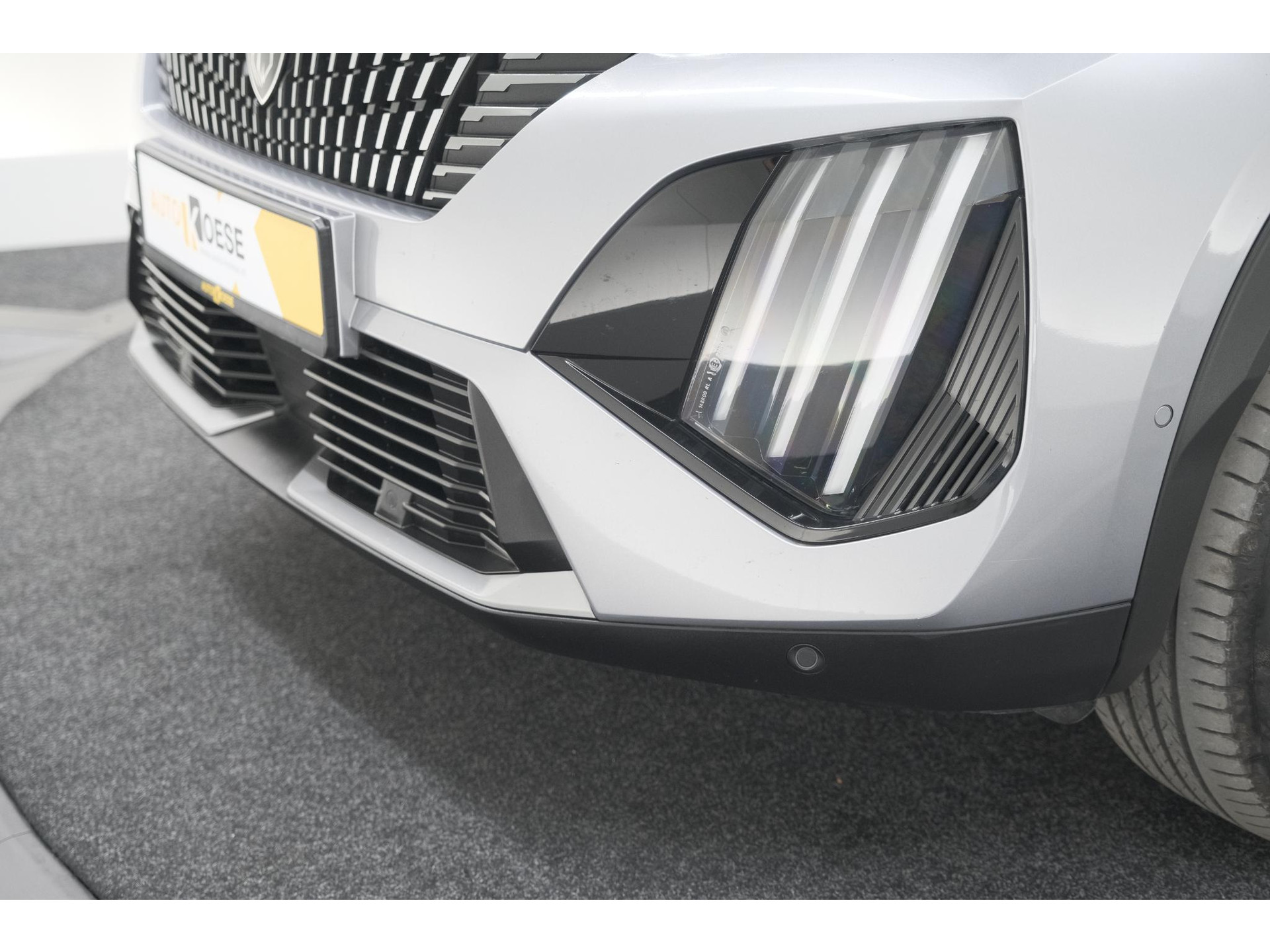 Peugeot 2008 Hybrid 136 e-DCS6 Allure | 360 Camera | Adaptieve Cruise Control | Dodehoekdetectie | Navigatie