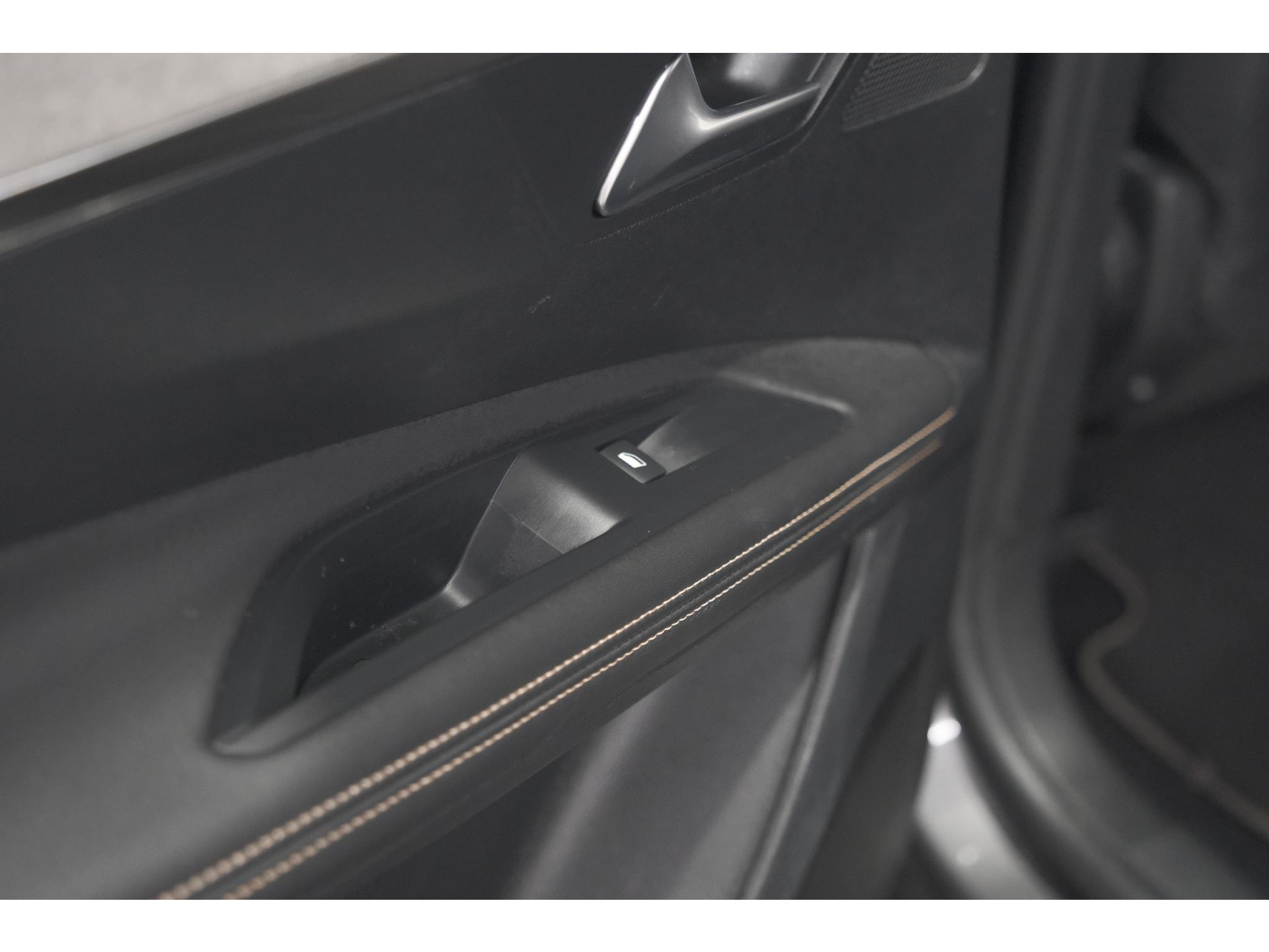Peugeot 5008 PureTech 130 GT | Camera | Adaptieve Cruise Control | Dodehoekdetectie | Navigatie