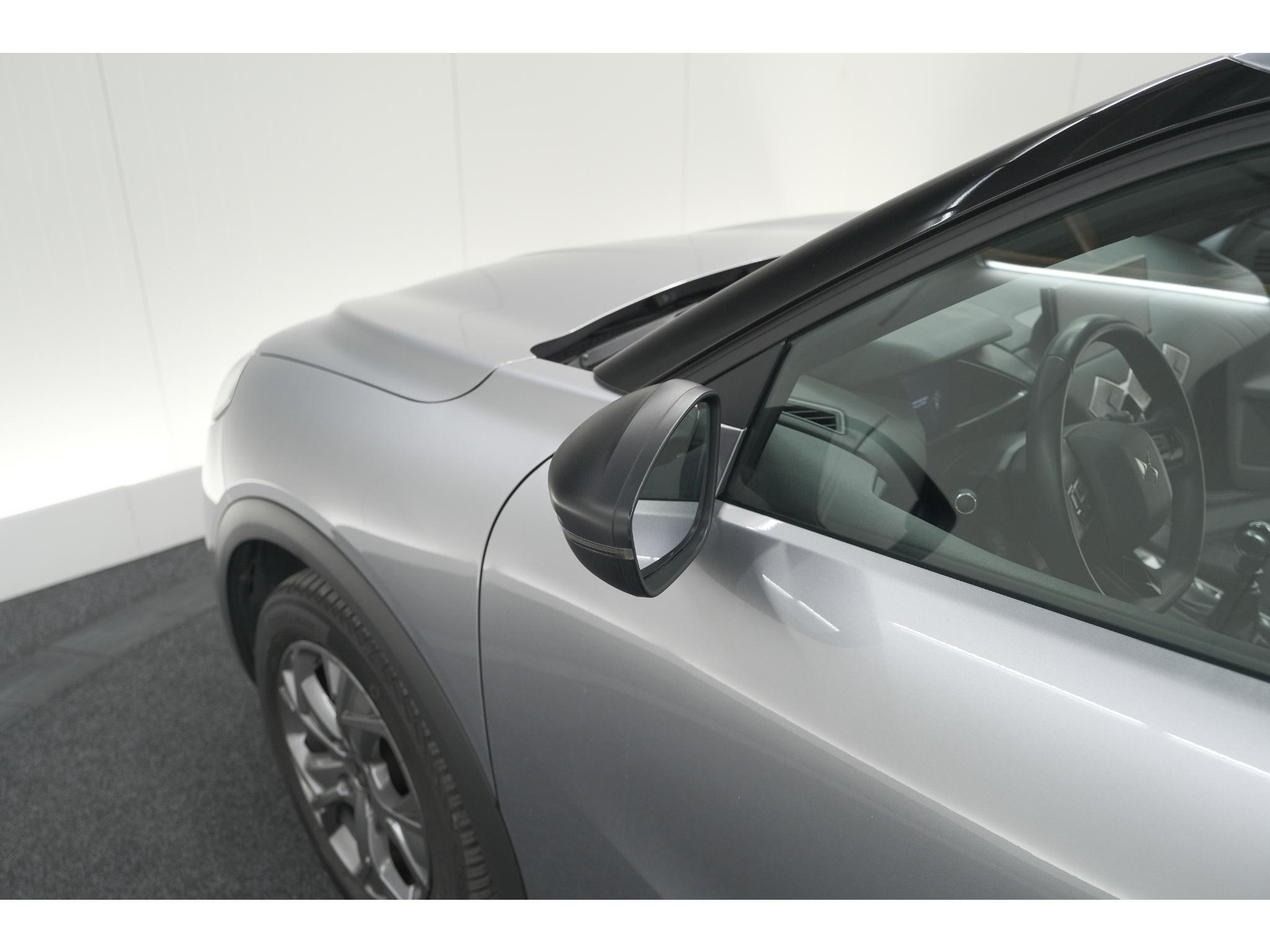 DS 3 Crossback PureTech 100 Montmartre | Parkeersensoren | Apple Carplay | Allseason Banden | Navigatie | Climate Control