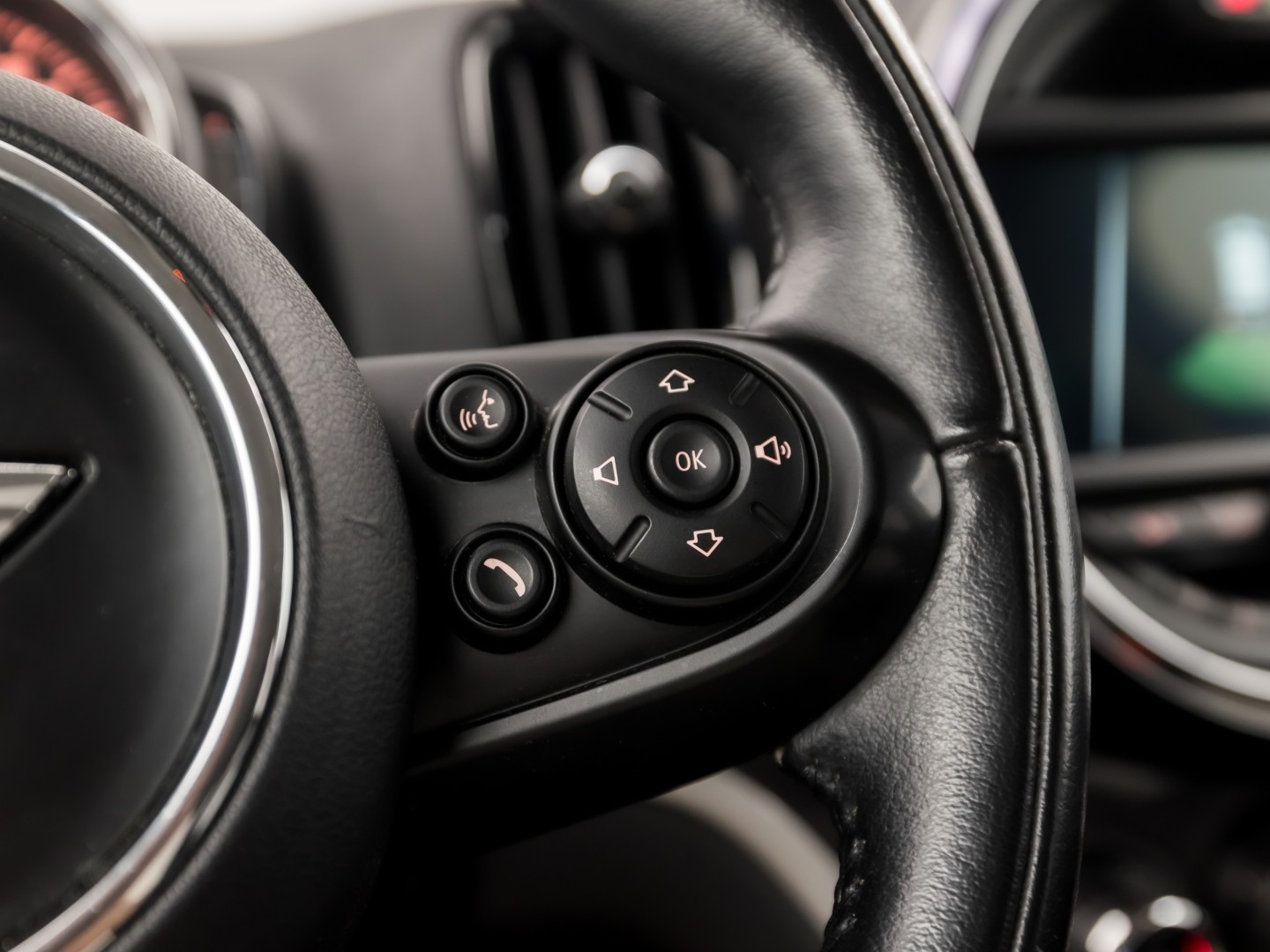 MINI Countryman 1.5 Cooper SE ALL4 Chili 225Pk Automaat (APPLE CARPLAY, GROOT NAVI, LEDER, STOELVERWARMING, SPORTSTOELEN, GETINT GLAS, ADAPTIVE CRUISE, NIEUWSTAAT)