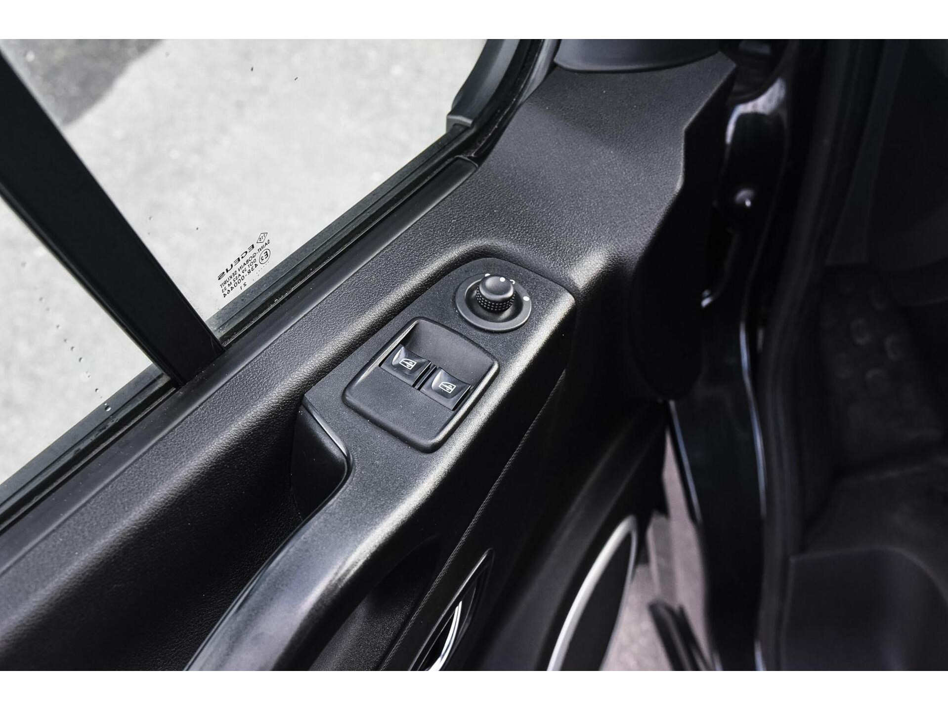 Trafic 2.0 dCi 145 DC Luxe | Automaat | 6-Pers