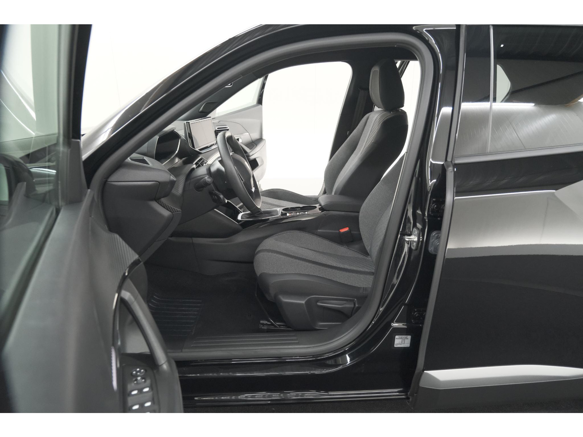 Peugeot 2008 PureTech 100 Allure | Apple Carplay | Parkeersensoren | Climate Control | Cruise Control
