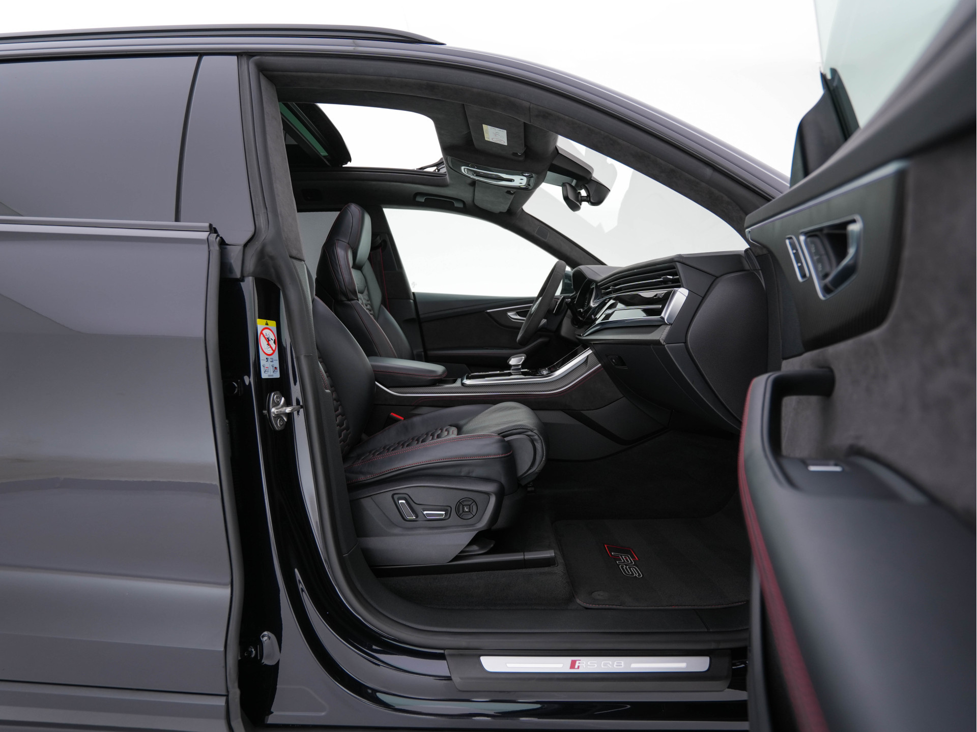 Audi RS Q8 4.0 TFSI Quattro * PANO | MILLTEK-EXHAUST | CERAMIC-BRAKES | CARBON-PACK | LEATHER | MEMORY-PACK | 4-WHEEL-STEERING | AIRSUSPENSION | BANG&OLUFSEN | ADAPTIVE-CRUISE | BLINDSPOT | TOPVIEW | SOFTCLOSE |  ....