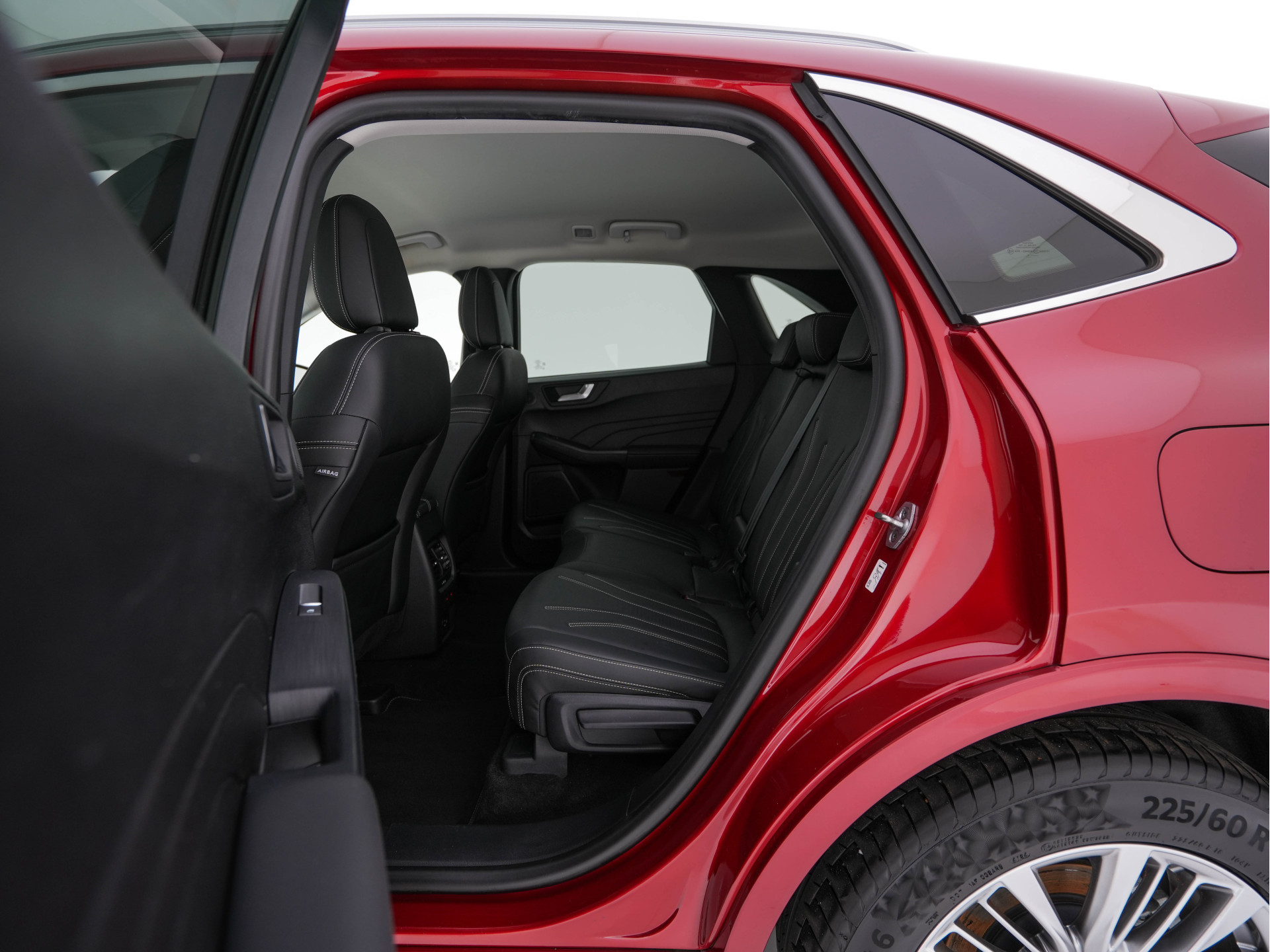 Ford Kuga 2.5 PHEV Vignale (Plug-In) (INCL-BTW) Aut. *LEATHER | DIGI-COCKPIT | FULL-LED | KEYLESS | DAB | CARPLAY | NAVI-FULLMAP | MEMORY-PACK | HEATED-COMFORTSEATS | PRIVACY-GLASS | TOWBAR | 18''ALU*