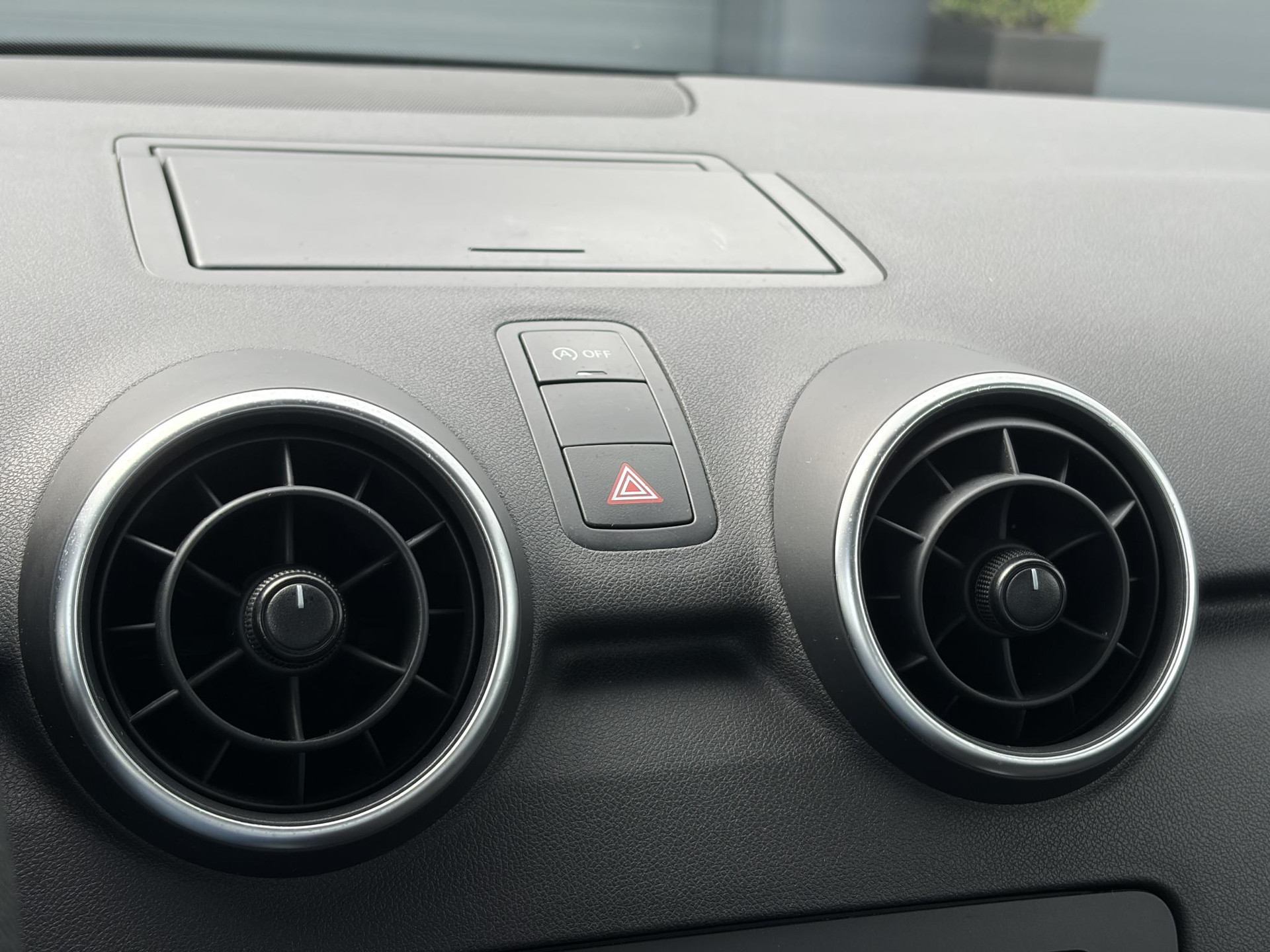 Audi A1 1.2 TFSI Ambition Pro Line ✓Carplay✓Clima✓Stoelverwarming✓Pdc✓Lm velgen✓85pk✓Zeer zuinig✓Apk tot 09-2027
