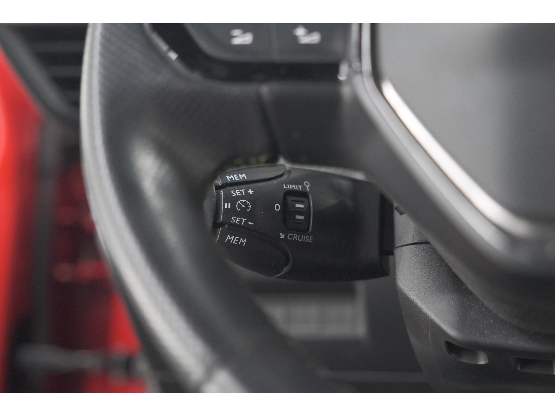 Peugeot 208 PureTech 130 EAT8 GT | Panoramadak | Camera | Apple Carplay | Stoelverwarming