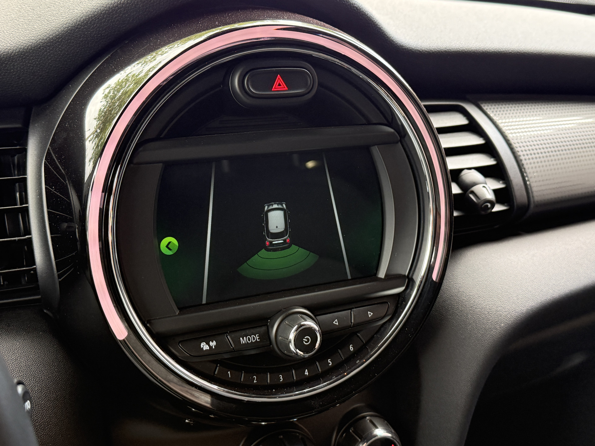MINI 5-Deurs 1.5 Cooper Pepper | Keyless | Dealeronderhouden | All-Season