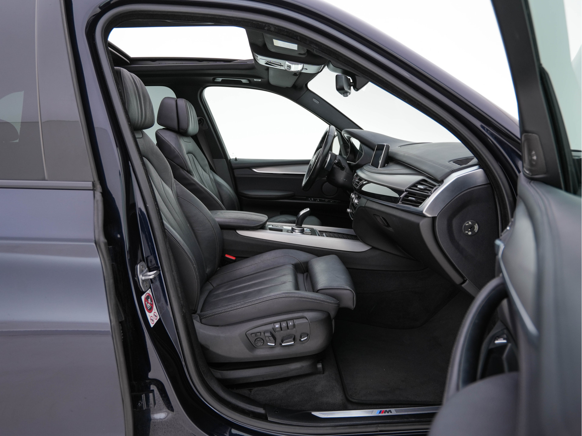 BMW X5 xDrive30d High Executive M-Sportpack Aut. *PANO | LUXURY-LEATHER | FULL-LED | HARMAN/KARDON-SURROUND | HEAD-UP | MEMORY-PACK | DIGI-COCKPIT | KEYLESS | CAMERA | NAVI-FULLMAP | AMBIENT-LIGHT | HEATED-COMFORT-SEATS | SHIFT-PADDLES