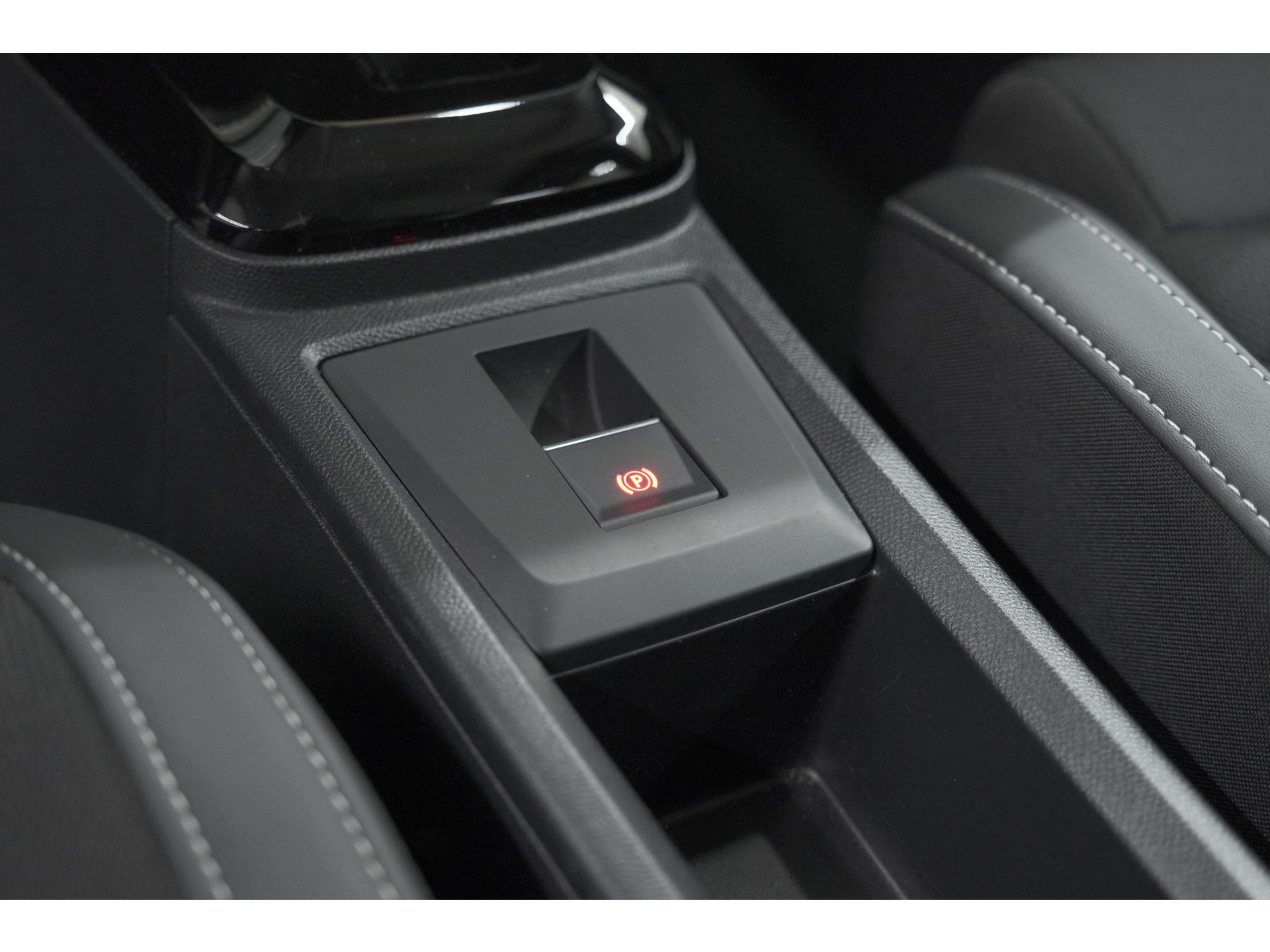 Citroen C3 Aircross 1.2 Hybrid 145pk Max | Camera | Dodehoekdetectie | Navigatie