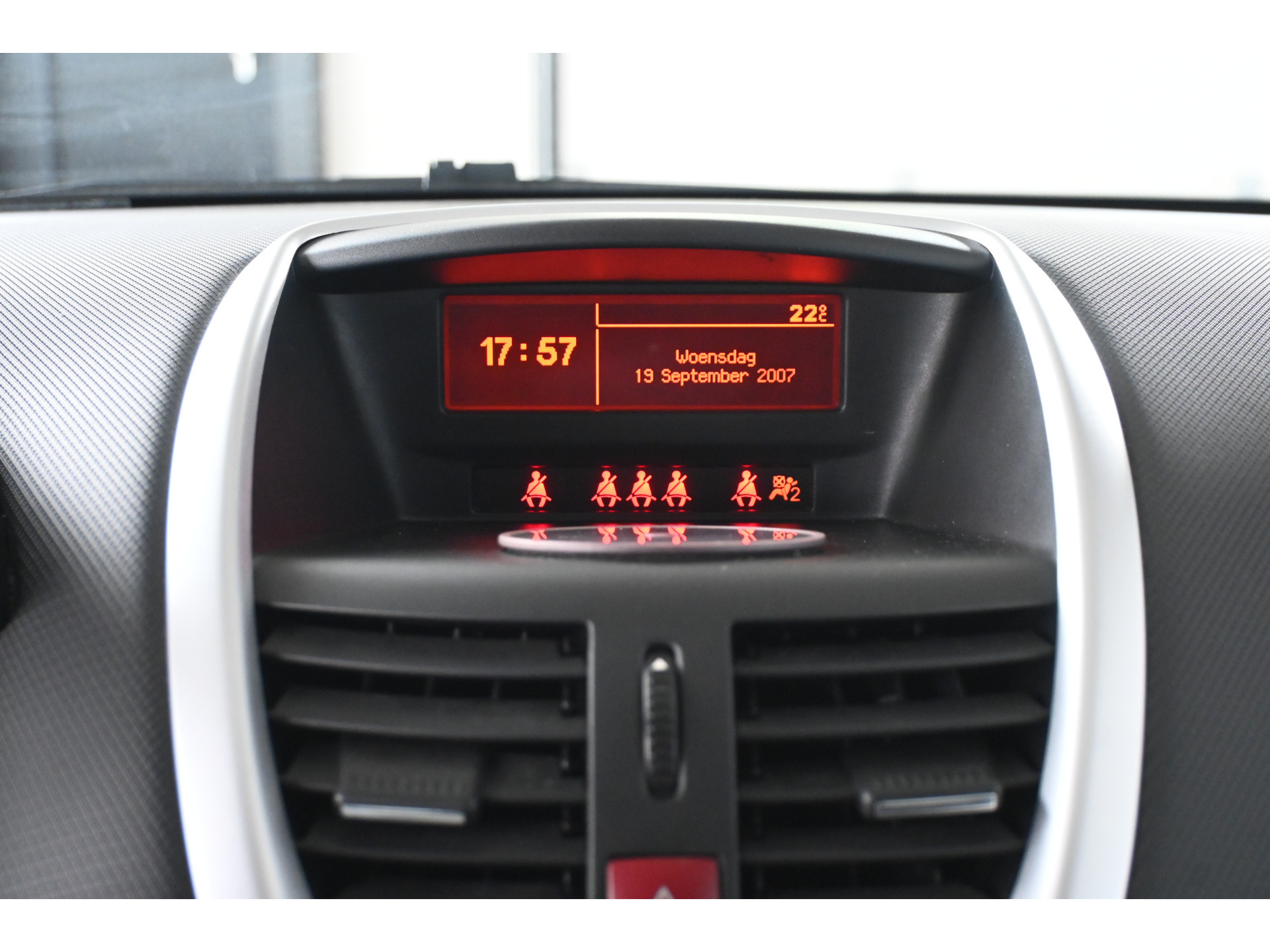 Peugeot 207 1.4 VTi Urban Move Airco Cruise Control Trekhaak All in Prijs! Inruil Mogelijk!