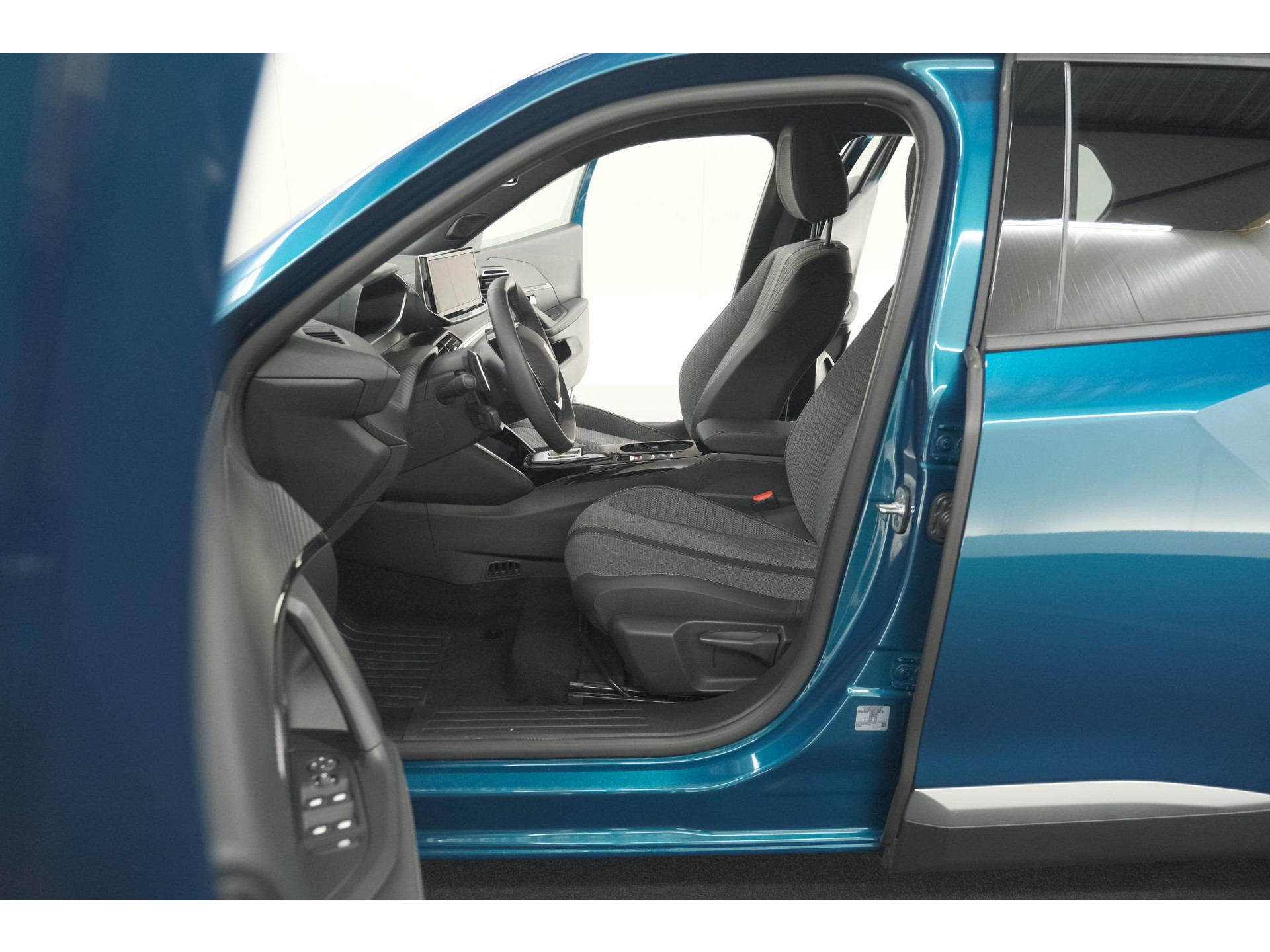 Peugeot 2008 1.2 Hybrid 145 Allure | 360 Camera | Adaptieve Cruise Control | Dodehoekdetectie