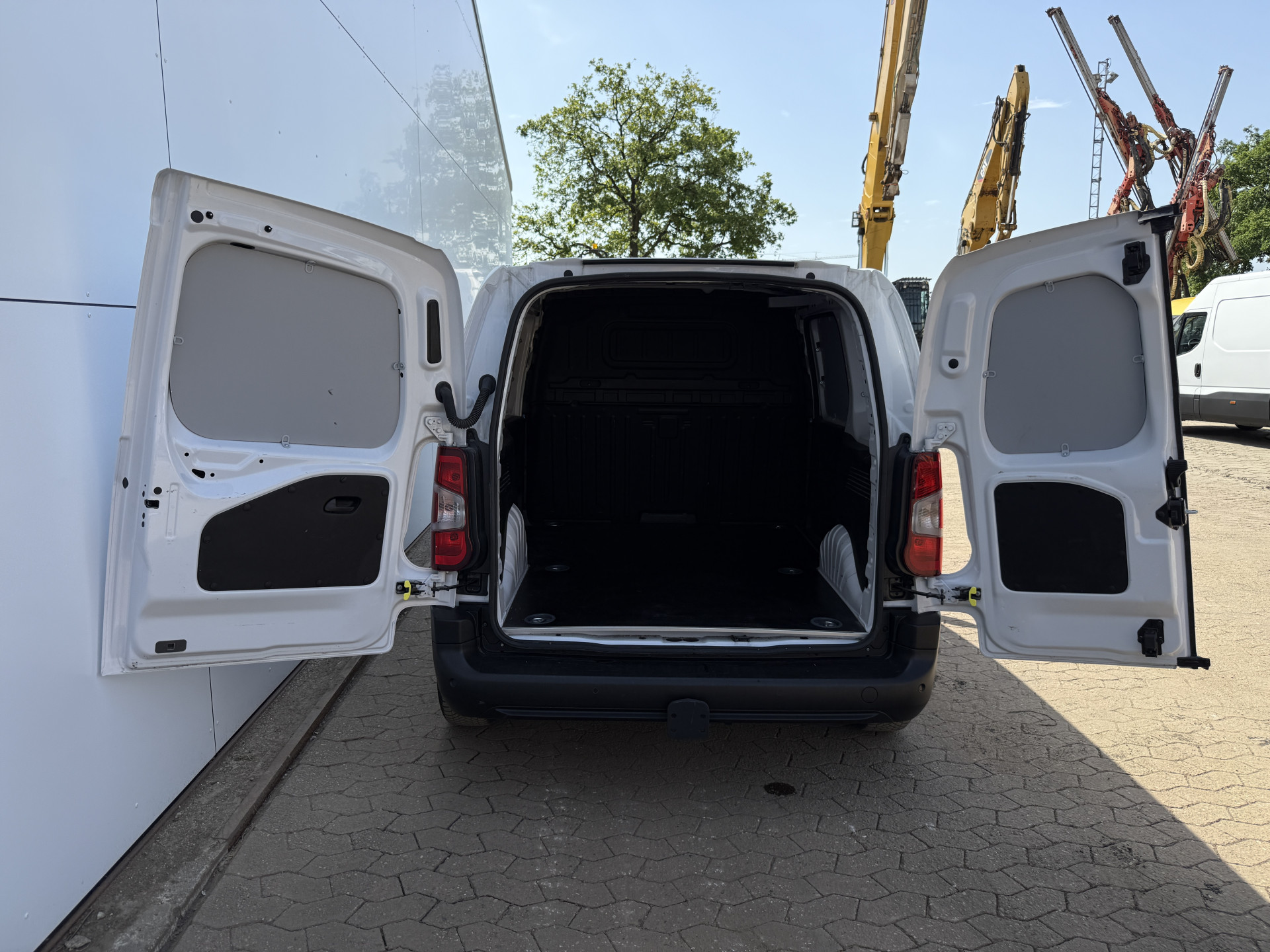 Toyota Proace City 1.5 D 100PK Nieuw Model! L1 Climate Control Cruise Control Lane Assist Stoelverwarming Parkeersensoren