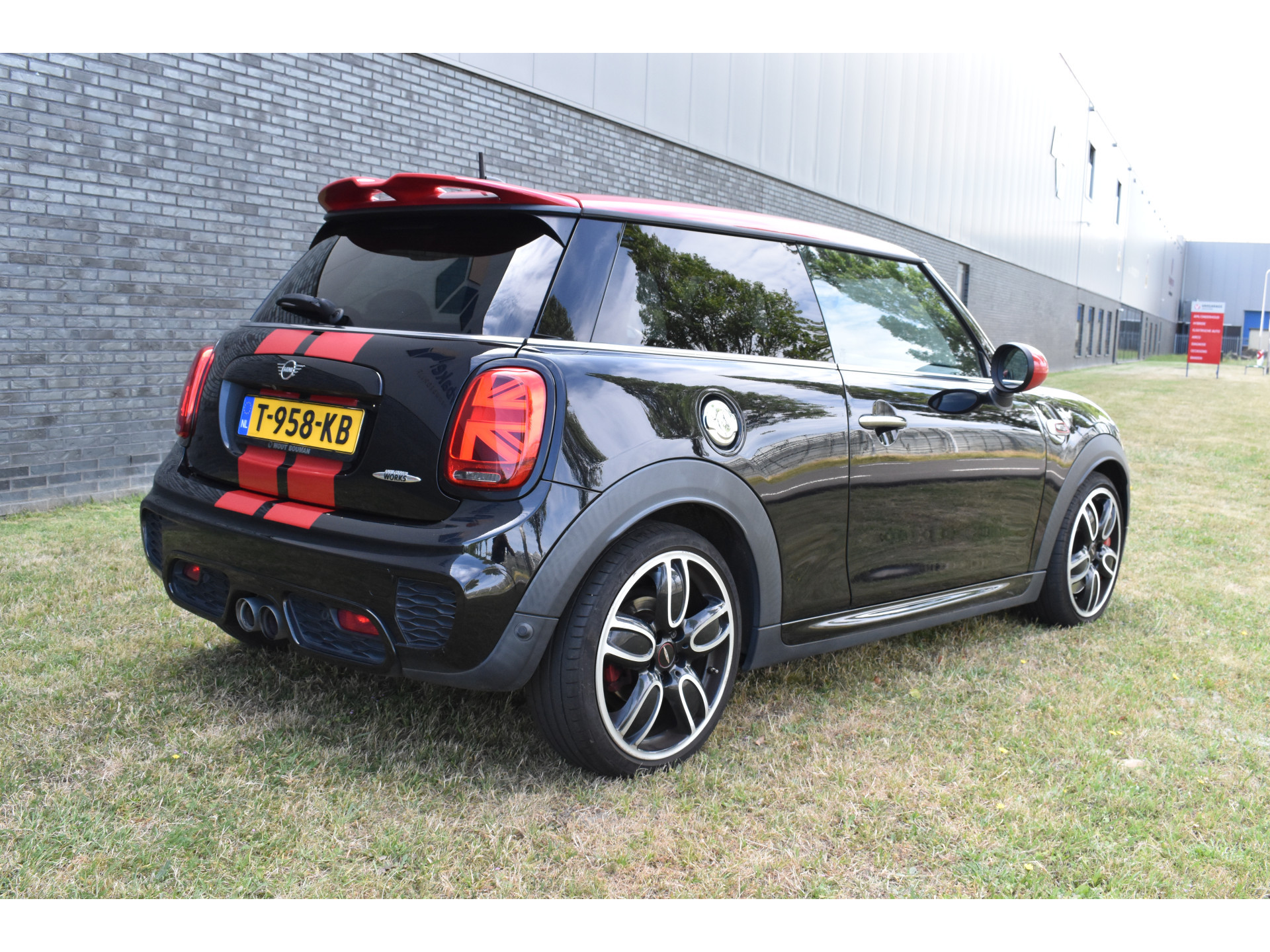 MINI 3-Deurs 2.0 John Cooper Works Chili 232pk Leer Navi Automaat