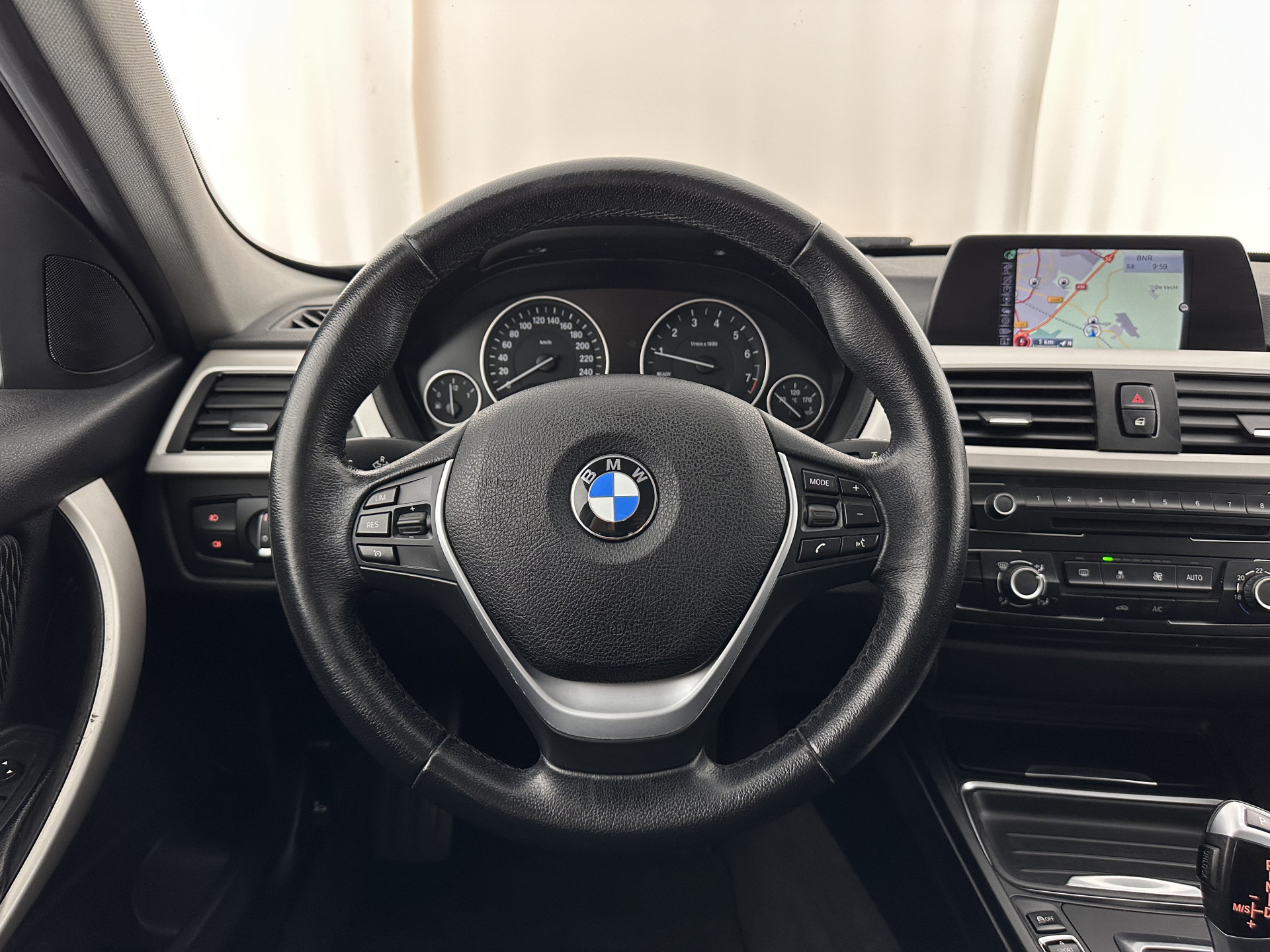 BMW 3-serie Touring 316i Business Aut. *NAVI-FULLMAP | SPORT-SEATS | AIRCO | CRUISE | 18''ALU*