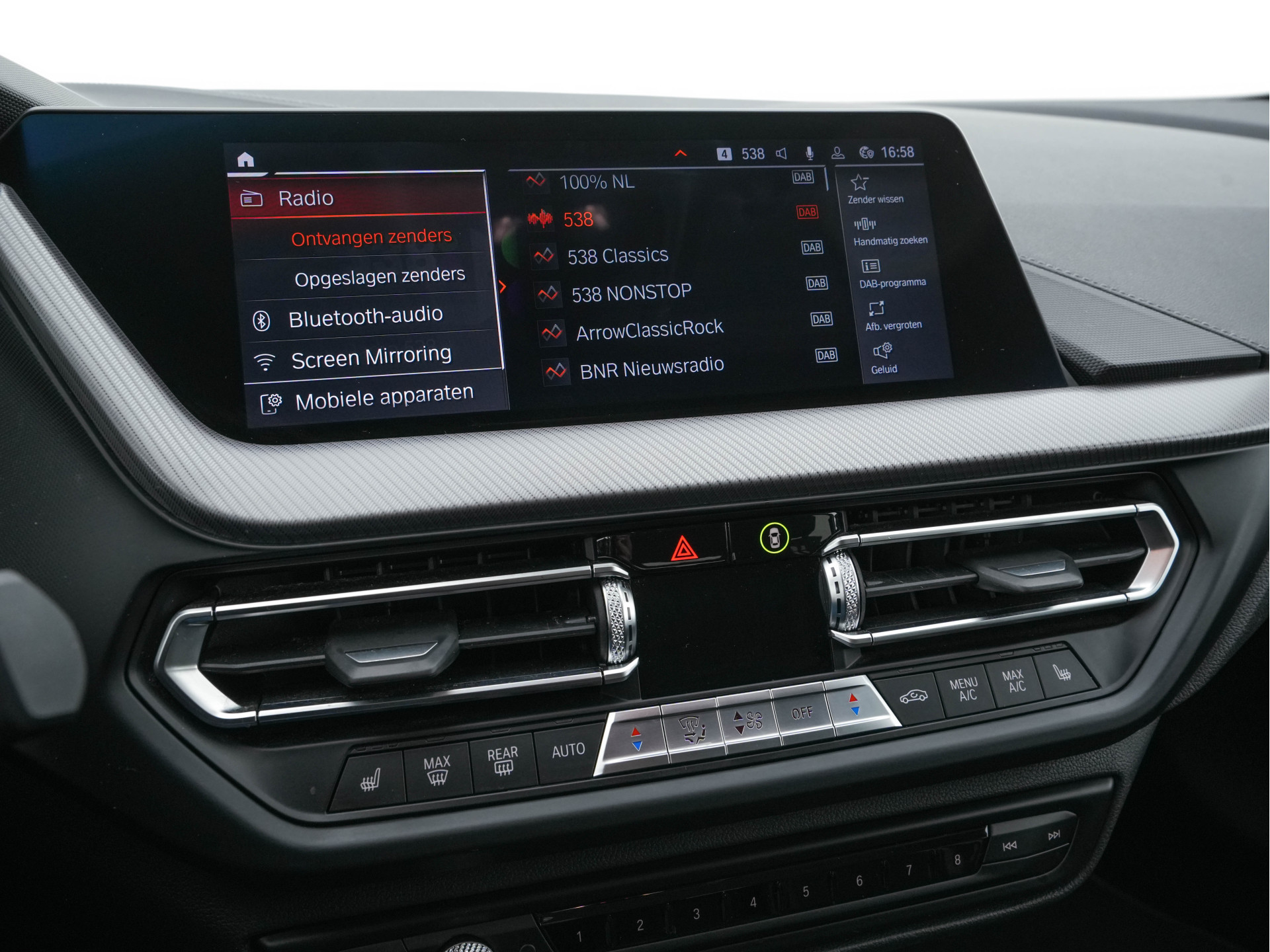 BMW 1-serie 116d Executive Edition Sport-Line (INCL-BTW) *DIGI-COCKPIT | FULL-LED | NAVI-FULLMAP | LEATHER-MICROFIBRE | AMBIENT-LIGHT | CARPLAY | CRUISE | KEYLESS | HEATED-SPORTSEATS | PRIVACY-GLASS | DAB | ECC | PDC | 17"ALU*