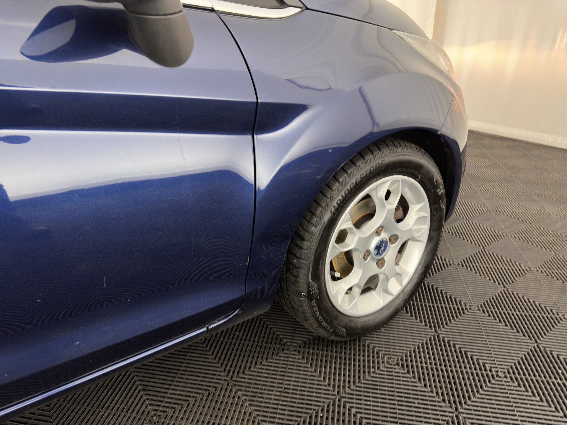 Ford Fiesta 1.6 TDCi ECOnetic Titanium *LEATHER-FABRIC | NAVI-FULLMAP | HEATED-COMFORTSEATS | ECC | PDC | CRUISE | PRIVACY-GLASS | 14''ALU*