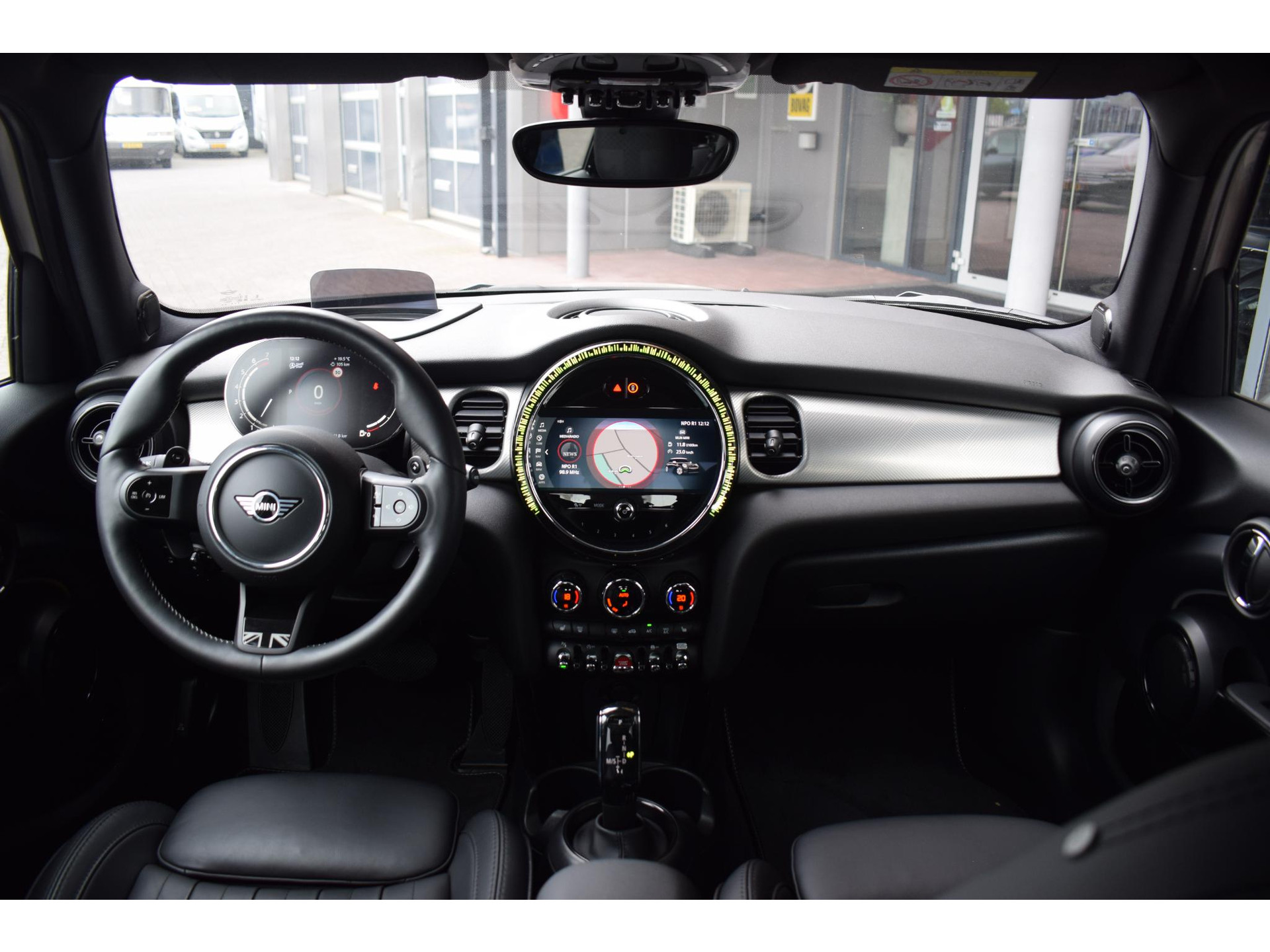 MINI 5-Deurs 2.0 Cooper S MINI Yours | Pano | Leer | H/K | HUD | Stuur-en Stoelverwarming