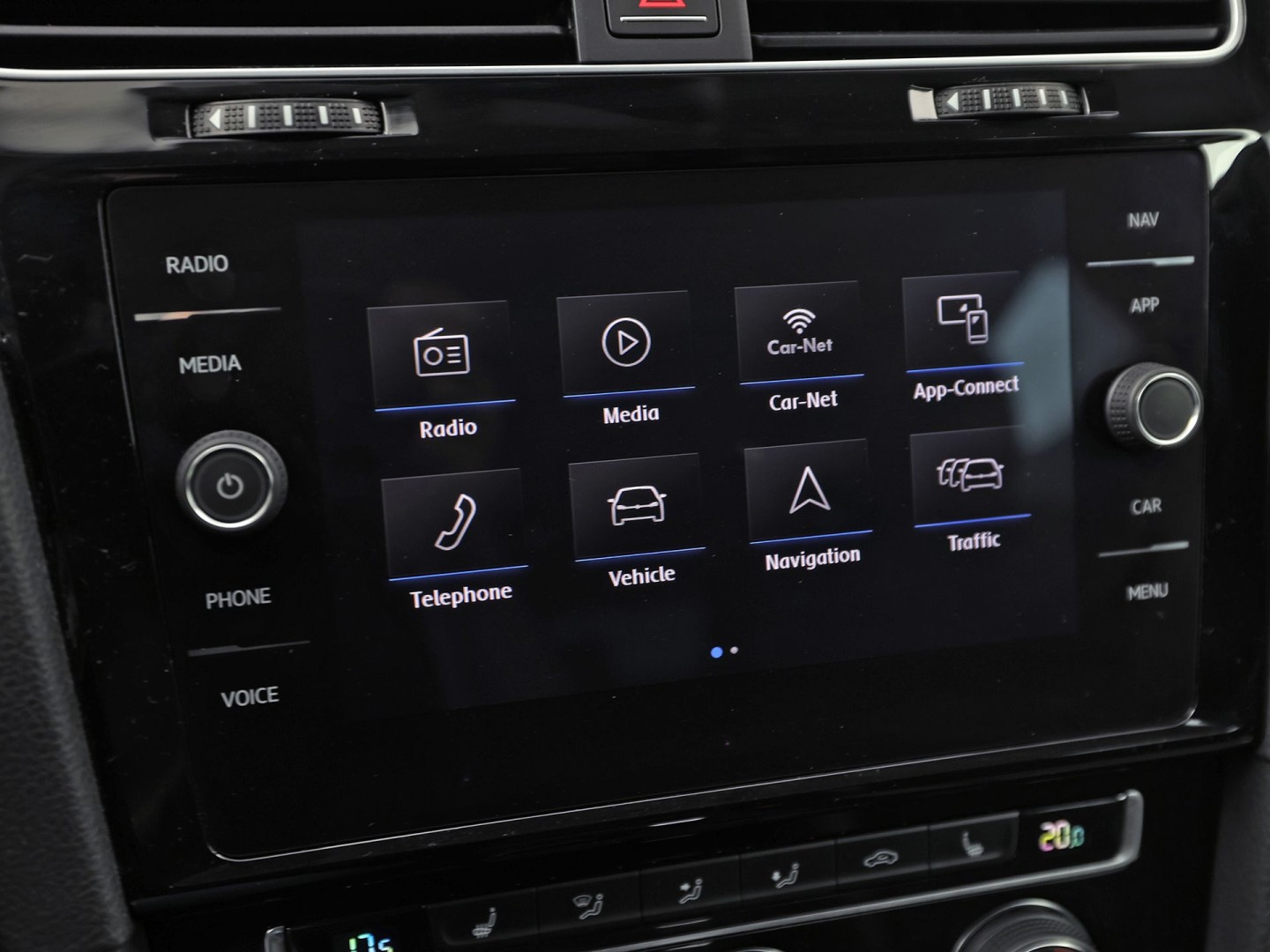 Volkswagen Golf Variant 1.5 TSI Highline 150Pk Automaat (VIRTUAL COCKPIT, APPLE CARPLAY, ALCANTARA, CAMERA, TREKHAAK, SPORTSTOELEN, GETINT GLAS, ADAPTIVE CRUISE, TREKHAAK, NIEUWSTAAT)