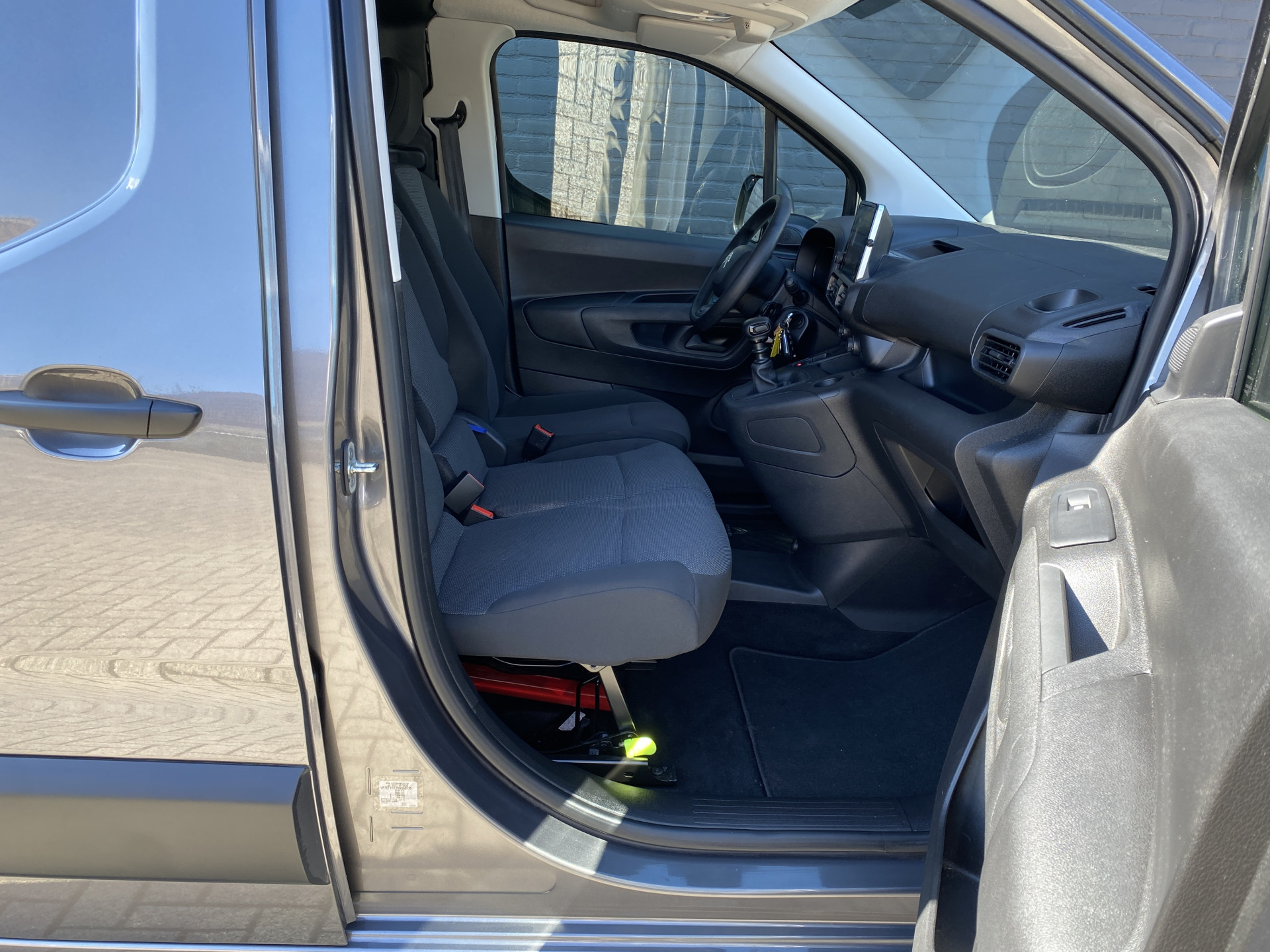 Citroën Berlingo 1.5 BlueHDi 100 S&S L1 | apple carplay | trekhaak | schuifdeur | airco | houten laadvloer | 3 persoons | excl. BTW