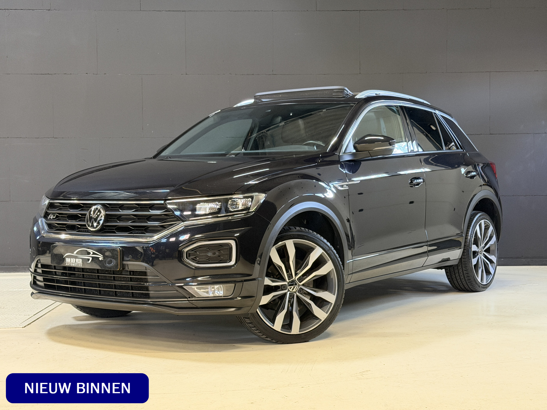 Volkswagen T-Roc 1.5 TSI Sport Business R | Pano | Camera | Stoelverw. | Adaptive cruise | Full LED | Dodehoeksensor