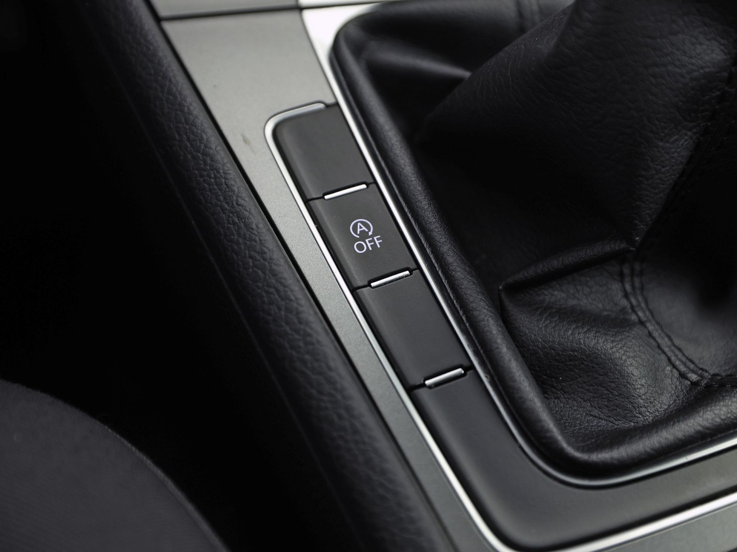 Volkswagen Golf Variant 1.2 TSI Sport (NAVIGATIE, BLUETOOTH, CLIMATE, NAP, TREKHAAK, SPORTSTOELEN, ARMSTEUN, LM VELGEN, ELEK PAKKET, NIEUWSTAAT)