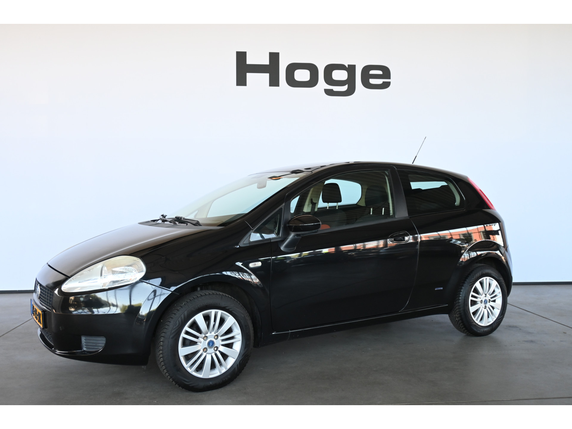 Fiat Grande Punto 1.4 Dynamic Nap Airco Lichtmetaal Stuurbekrachtiging Rijklaarprijs Inruil Mogelijk!