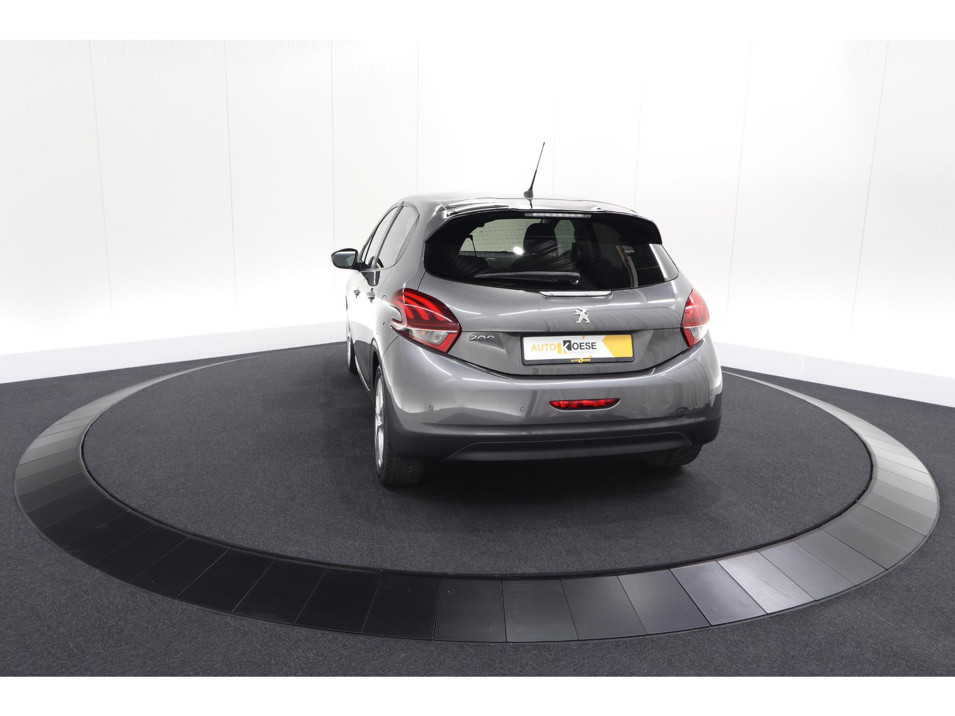 Peugeot 208 PureTech 82 Signature | Parkeersensoren | Apple Carplay | Navigatie