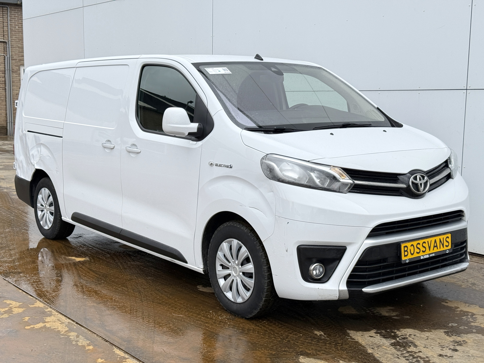 Toyota ProAce Electric 75kWh 136PK L2 Elektrisch 93.3% (SOH) 330km WLTP Snelladen Cruise Control Climate Control Carplay Navigatie 360° Camera Snelladen