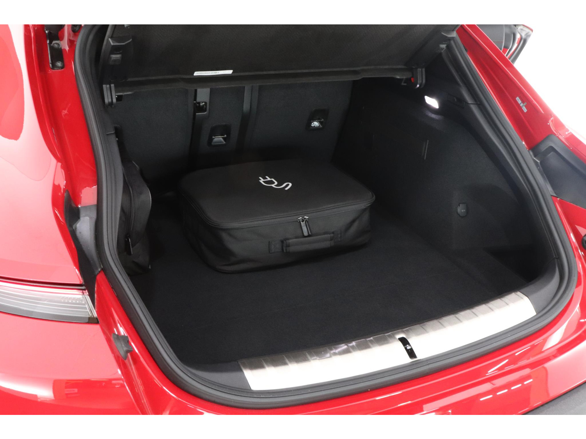 Porsche Taycan Sport Turismo GTS | 93 kWh Accu Plus | Surround View | InnoDrive | Sport Chrono Pakket | Panoramadak