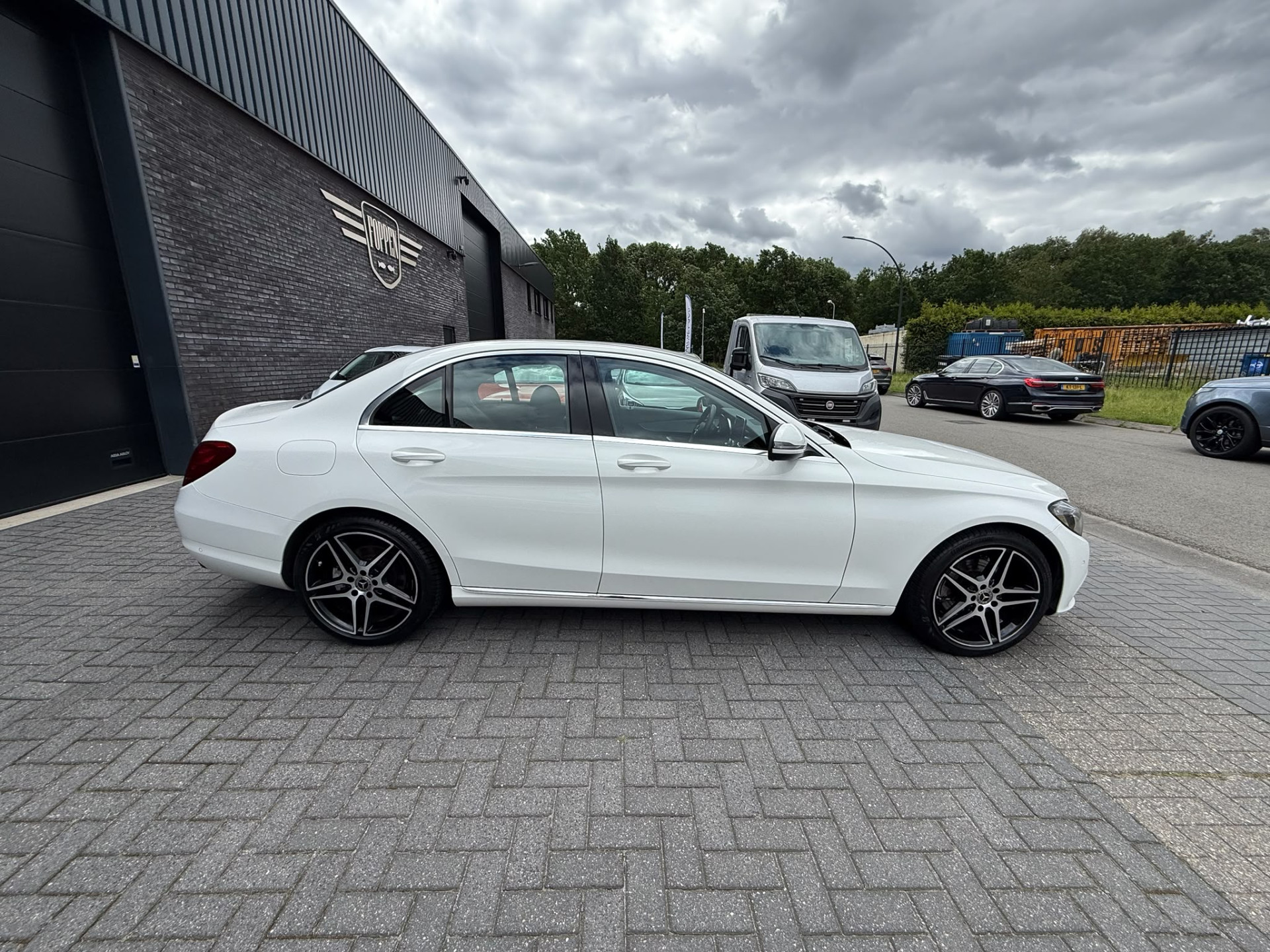 Mercedes-Benz C-klasse 200 Premium Plus | 1E EIGENAAR | 3/6/12MND GARANTIE| LED | CRUISE | SFEER | STOELVERWM. | NAVI |